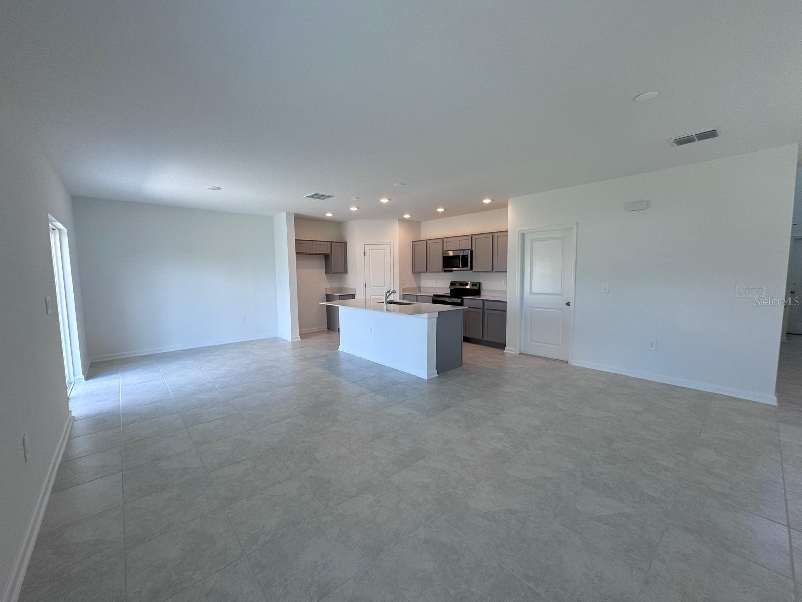 1033 WATERFALL BLVD, DAVENPORT, FL, 33837
