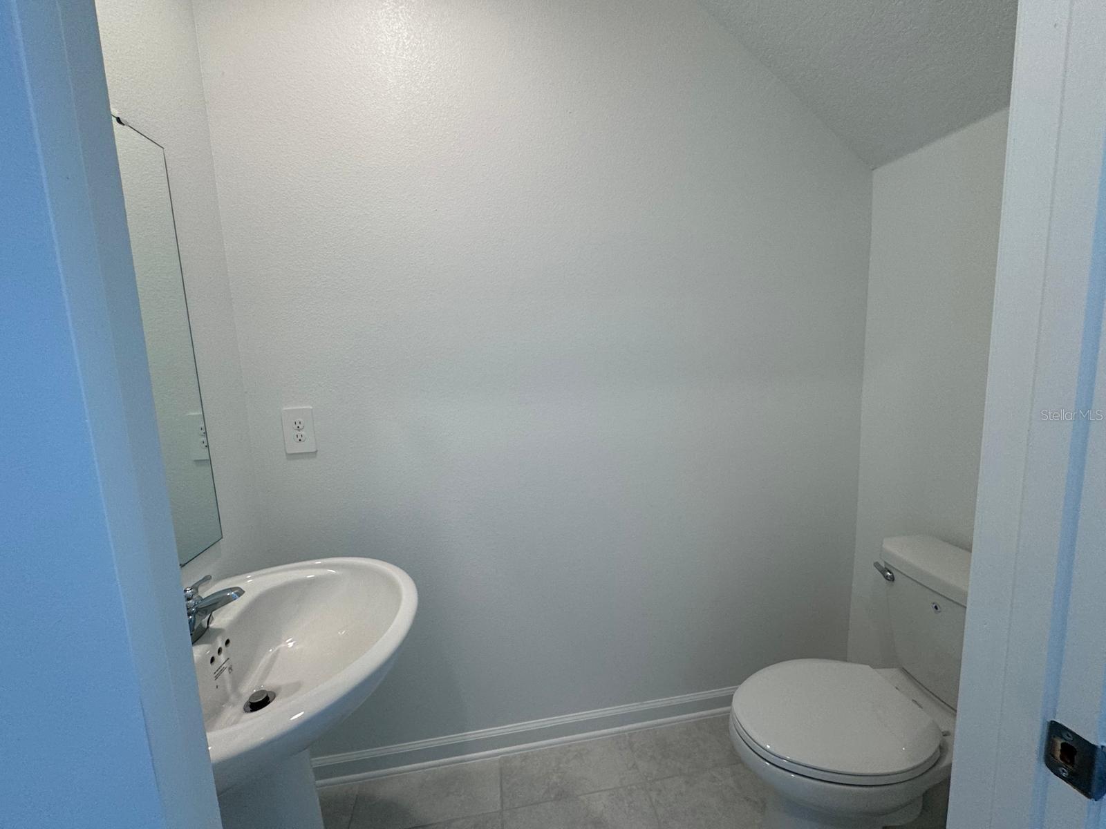 1033 WATERFALL BLVD, DAVENPORT, FL, 33837