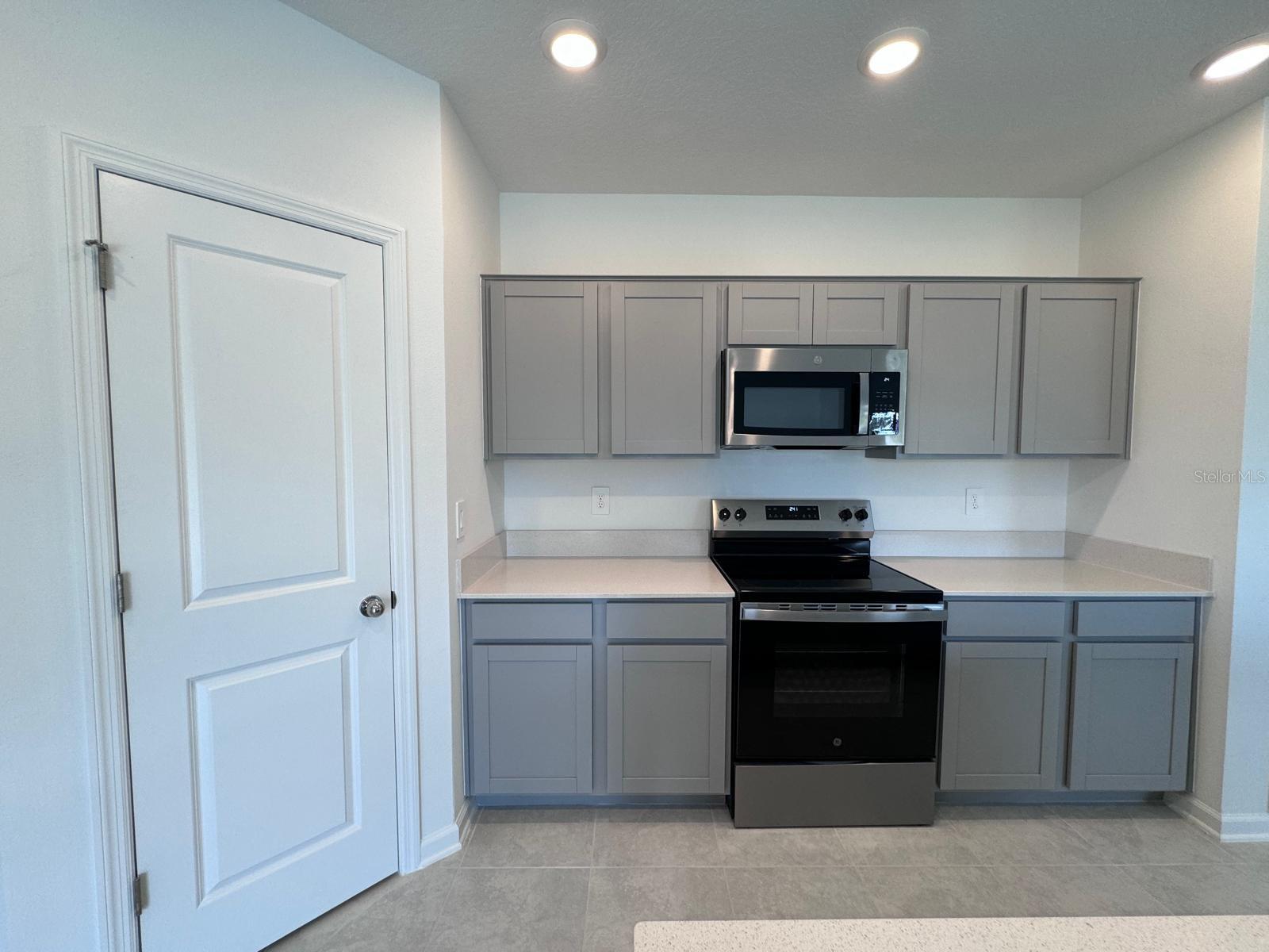 1033 WATERFALL BLVD, DAVENPORT, FL, 33837