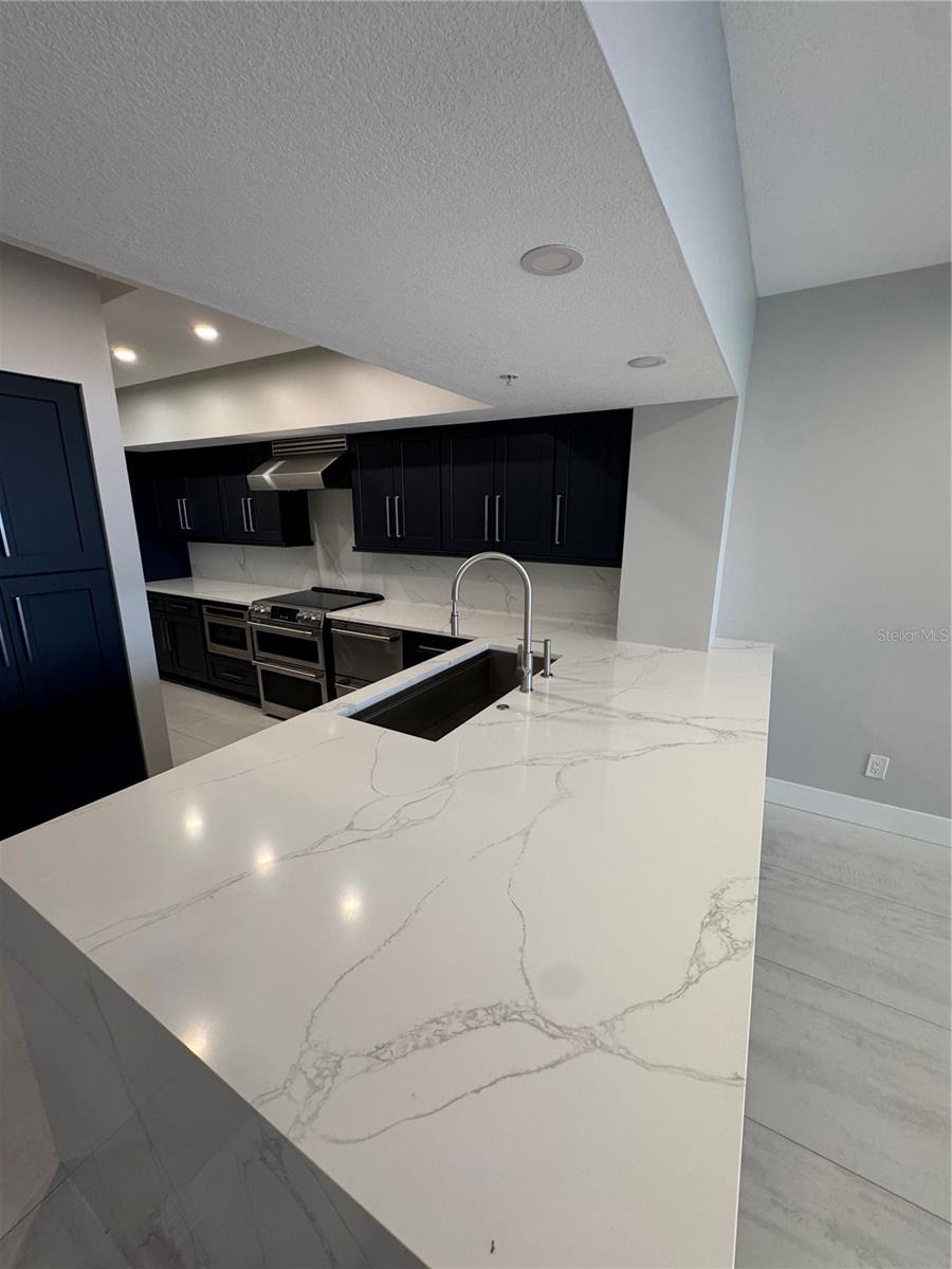 2020 HARBOURSIDE DR #446, LONGBOAT KEY, FL, 34228