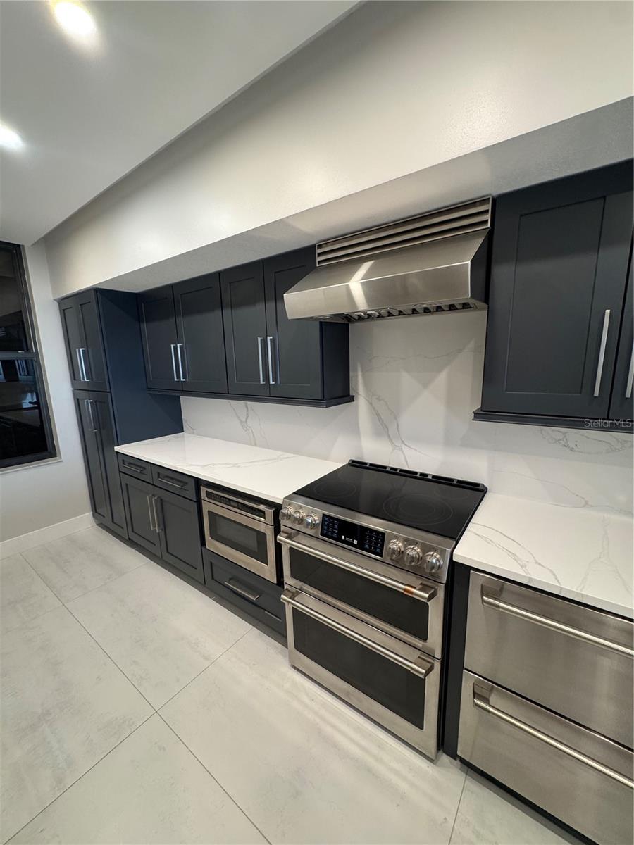 2020 HARBOURSIDE DR #446, LONGBOAT KEY, FL, 34228