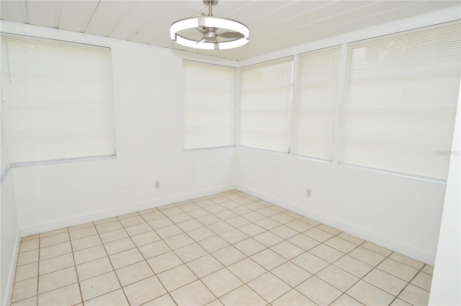 1108 WINCHESTER RD N, ST PETERSBURG, FL, 33710