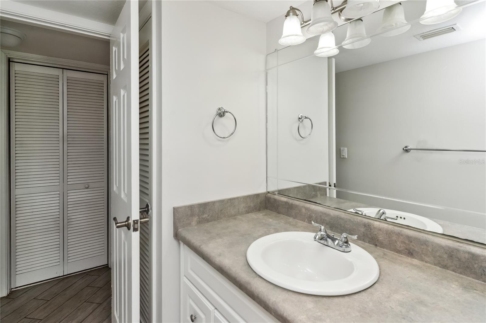 4609 W NORTH B ST #111, TAMPA, FL, 33609