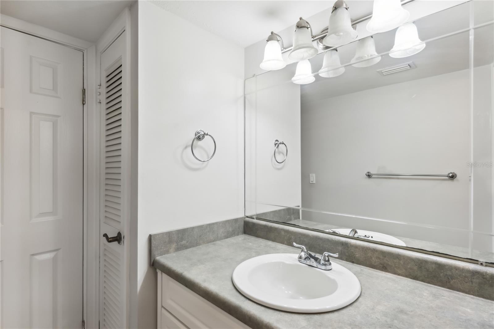 4609 W NORTH B ST #111, TAMPA, FL, 33609