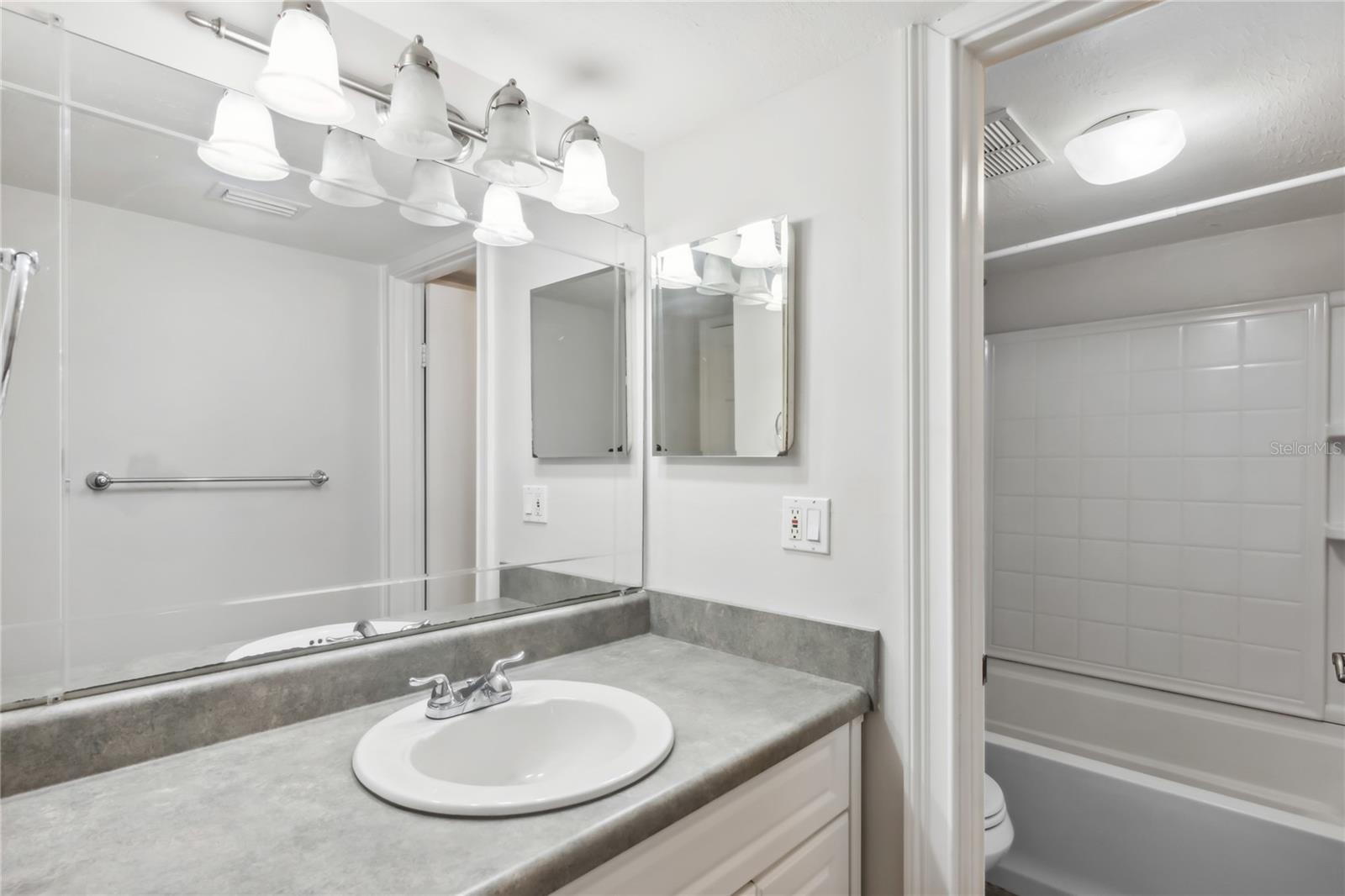 4609 W NORTH B ST #111, TAMPA, FL, 33609