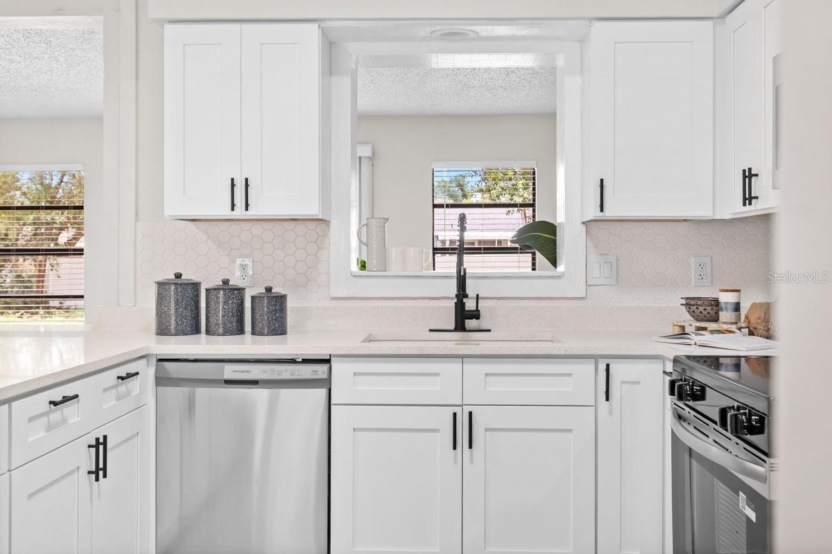 11011 MARIAN LN, RIVERVIEW, FL, 33578