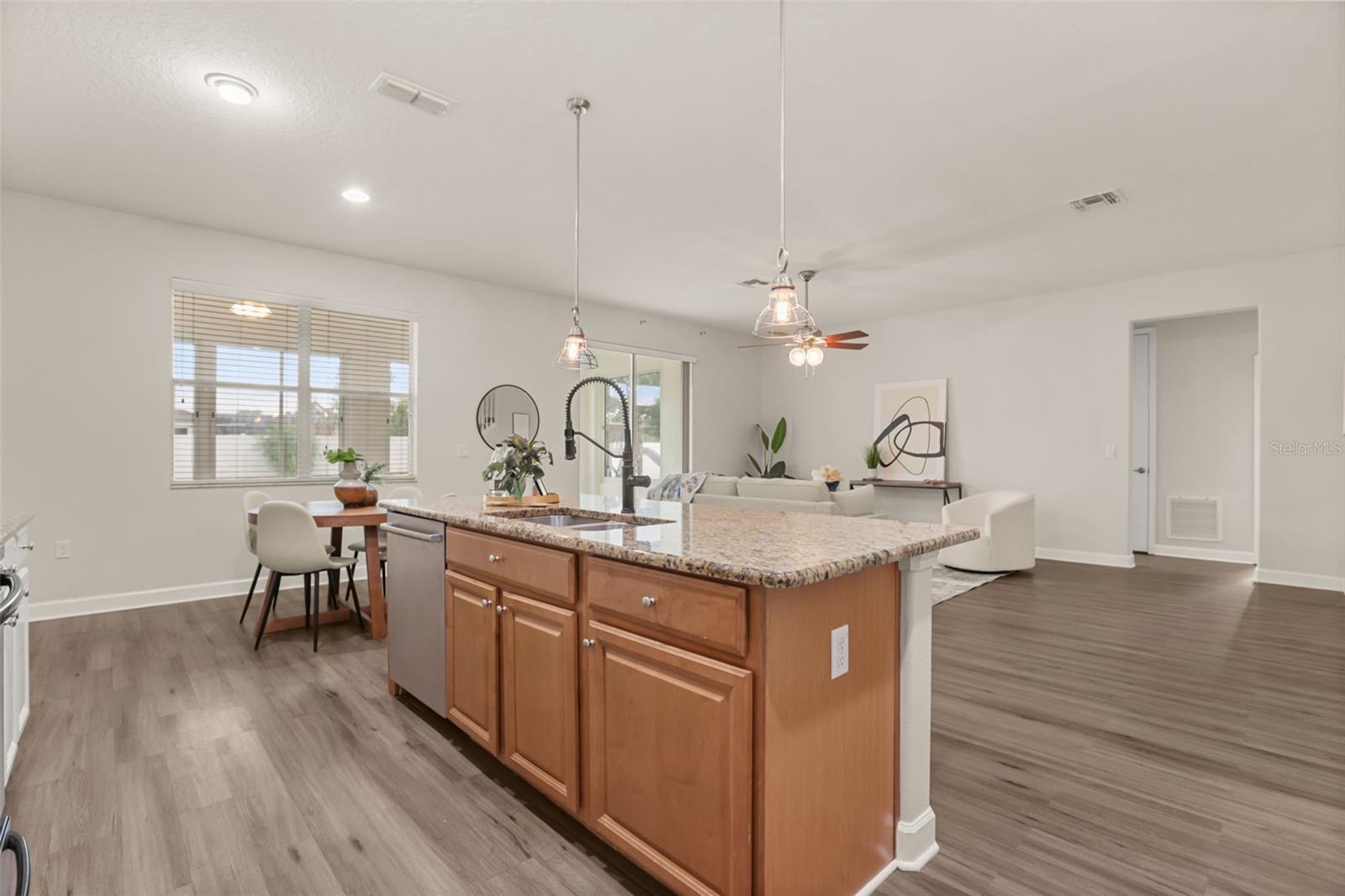 34004 ALAMEDA DR, SORRENTO, FL, 32776