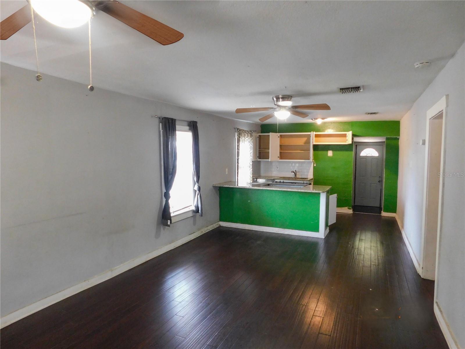 8412 N SEMINOLE AVE, TAMPA, FL, 33604