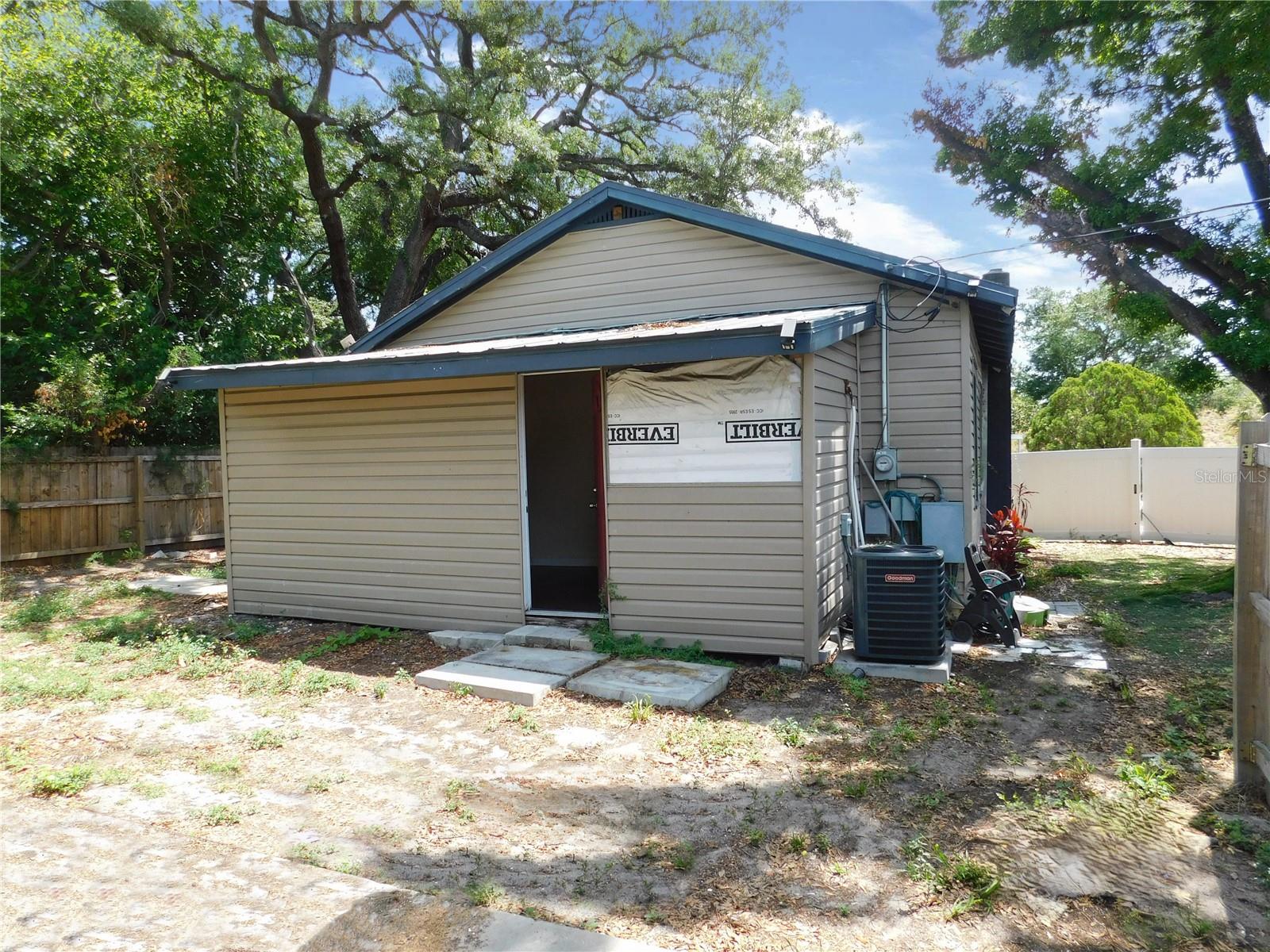 8412 N SEMINOLE AVE, TAMPA, FL, 33604