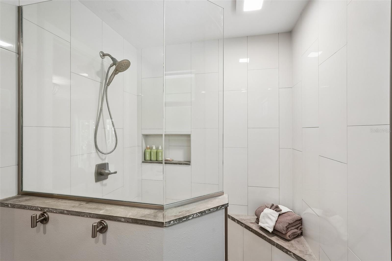 521 AVALON RD, VENICE, FL, 34293