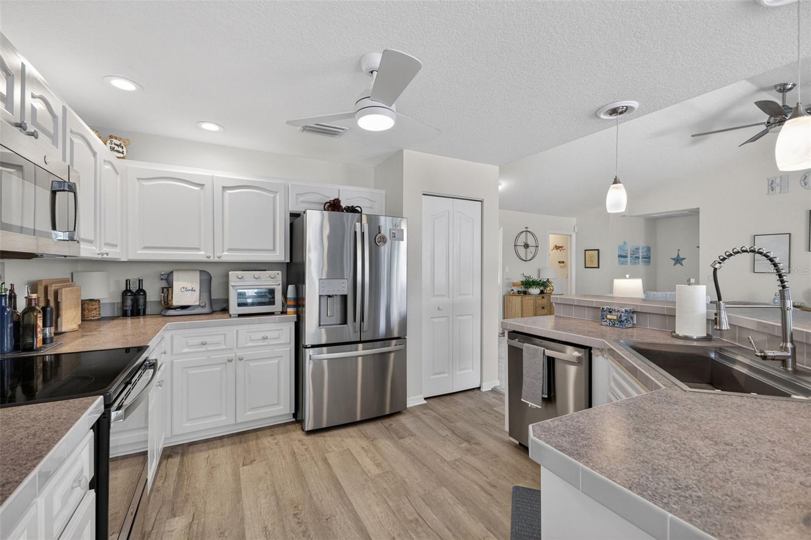 11905 LEON AVE, PORT CHARLOTTE, FL, 33981