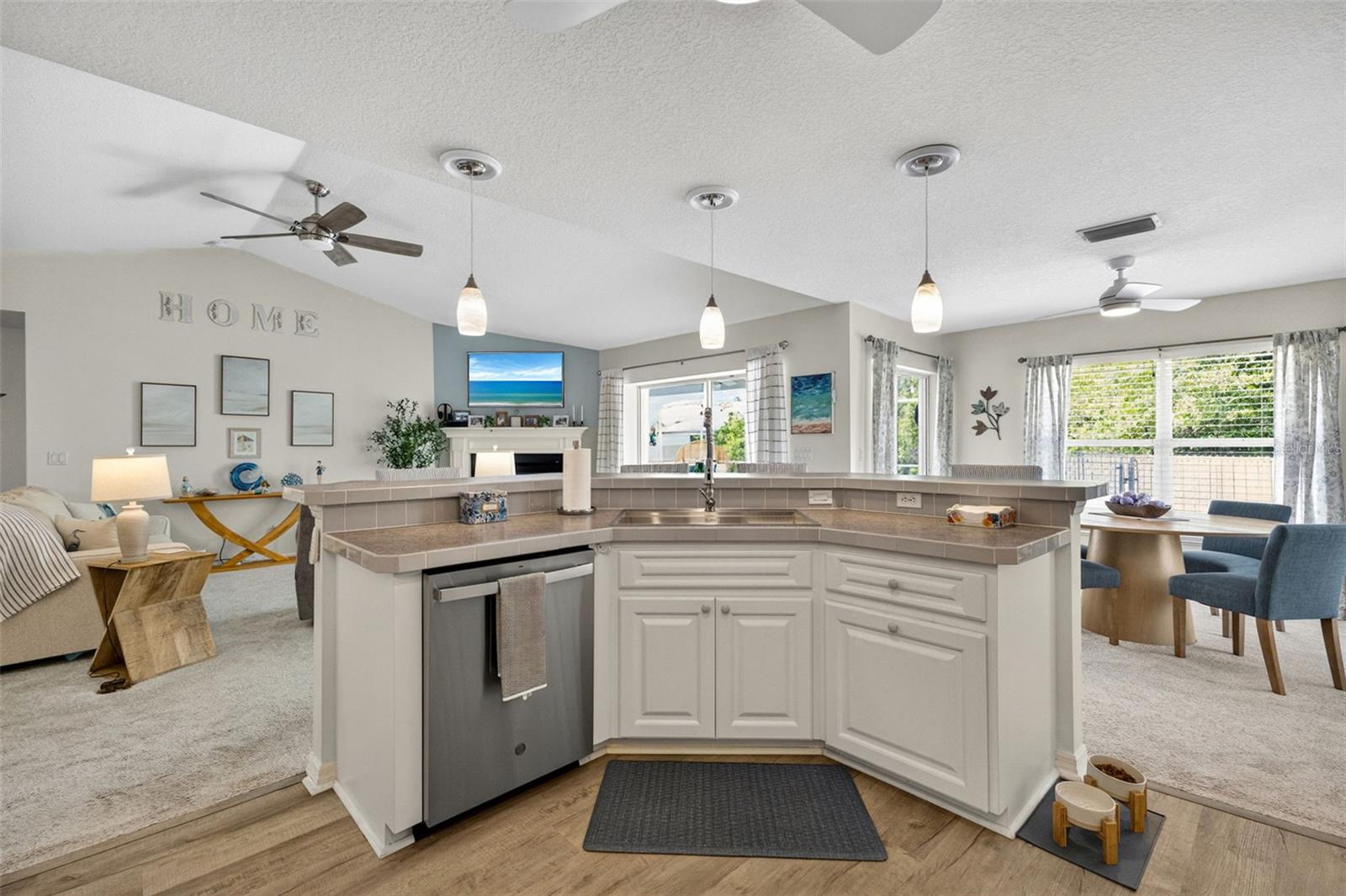 11905 LEON AVE, PORT CHARLOTTE, FL, 33981