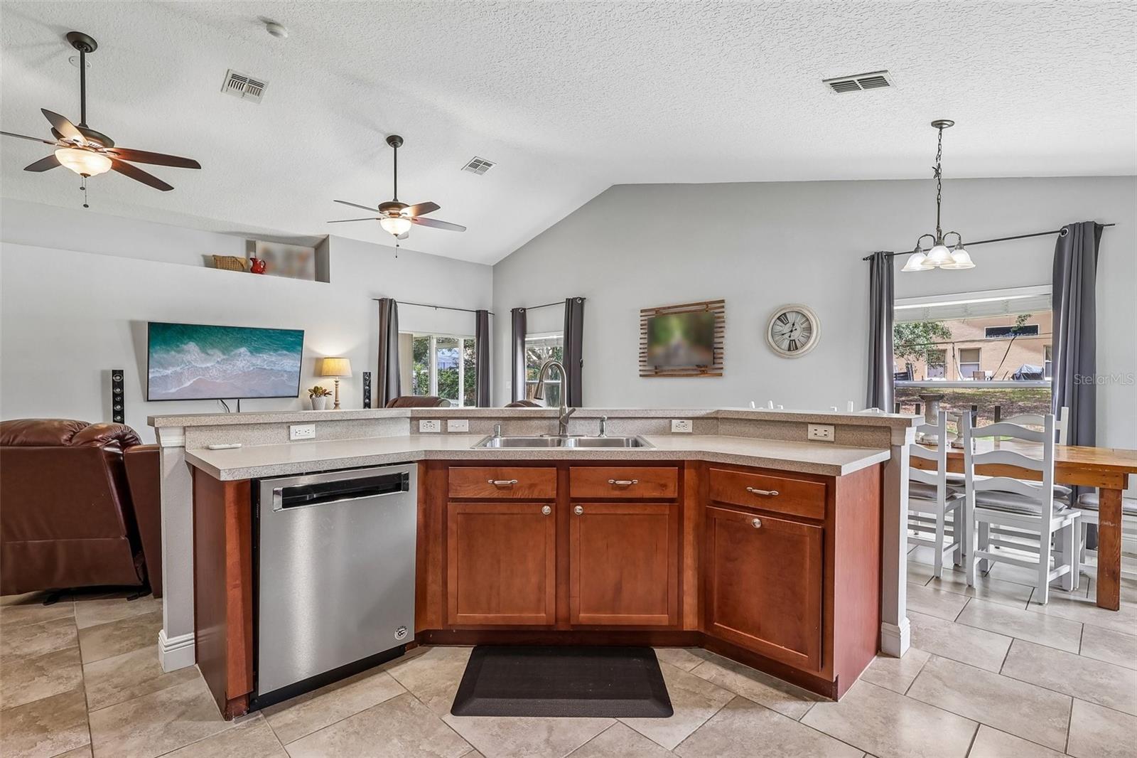 4181 WALTHAM FOREST DR, TAVARES, FL, 32778