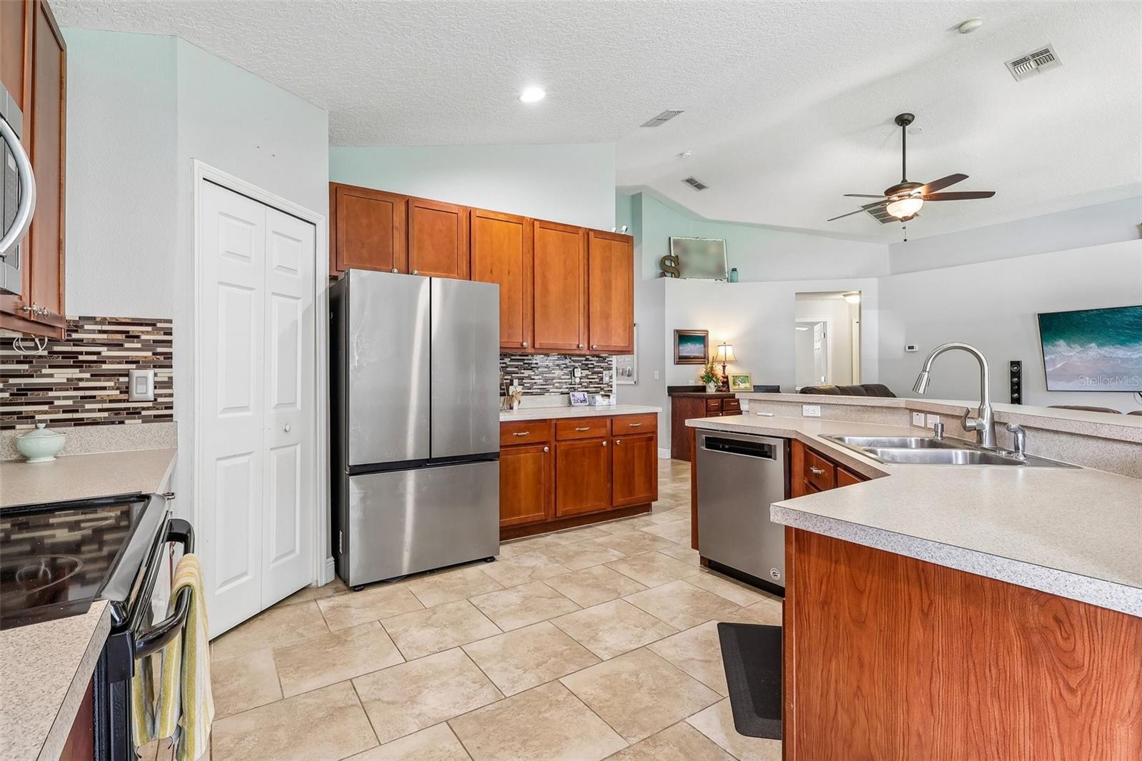 4181 WALTHAM FOREST DR, TAVARES, FL, 32778