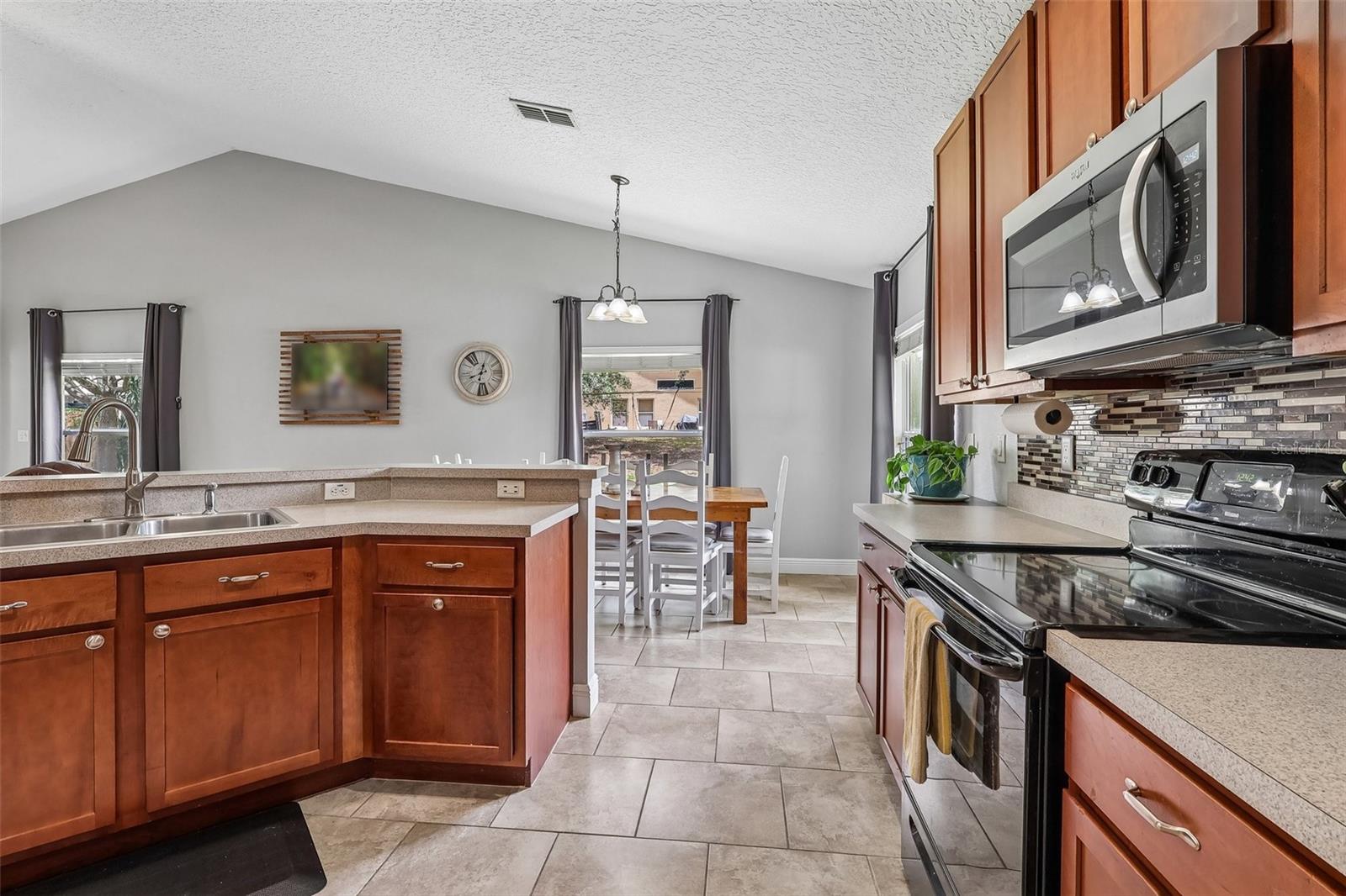 4181 WALTHAM FOREST DR, TAVARES, FL, 32778