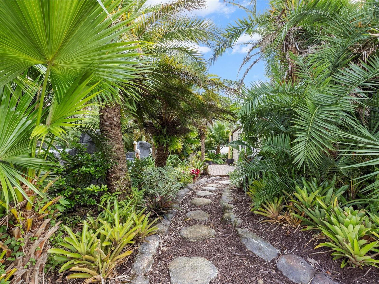 9027 MAVIS RD, WEEKI WACHEE, FL, 34613