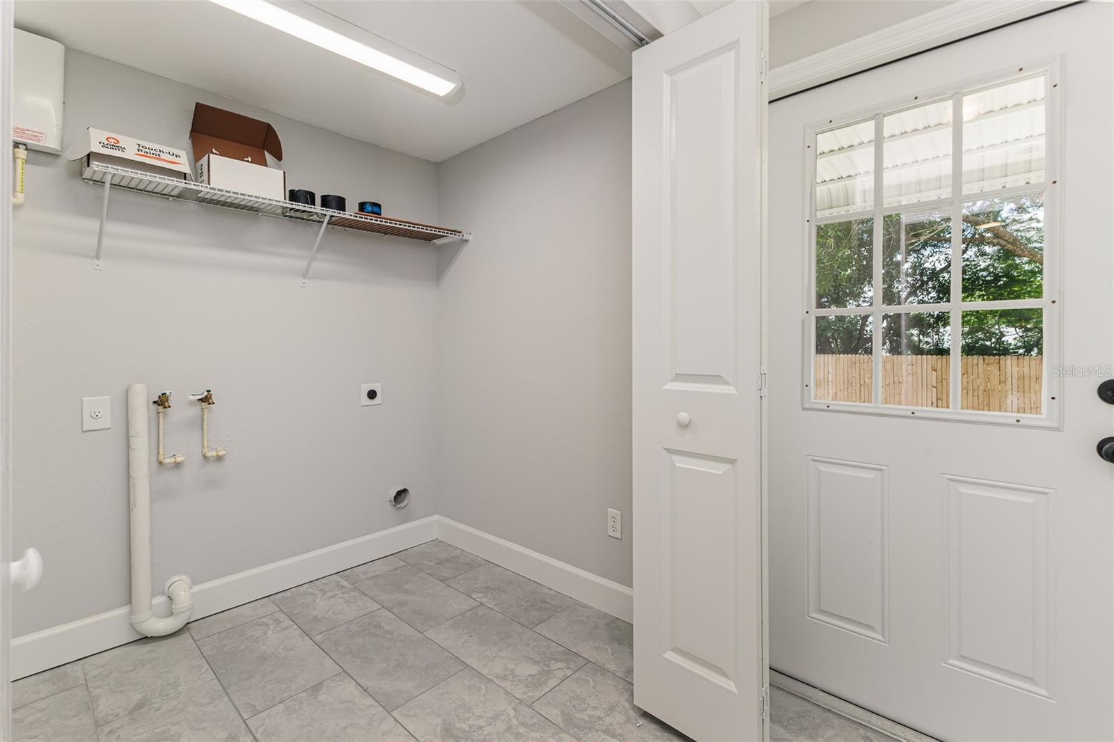 340 WEAVER AVE, LAKE WALES, FL, 33853