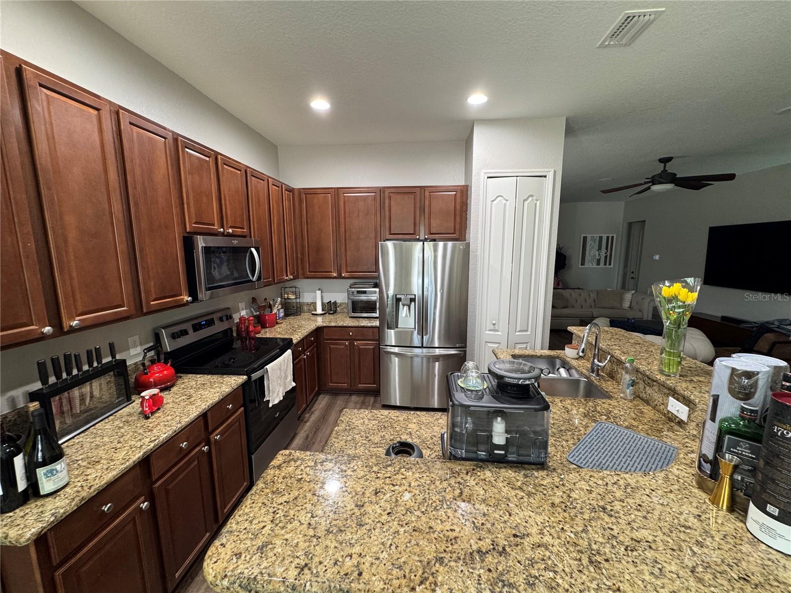 6811 HELMSLEY CIR, WINDERMERE, FL, 34786