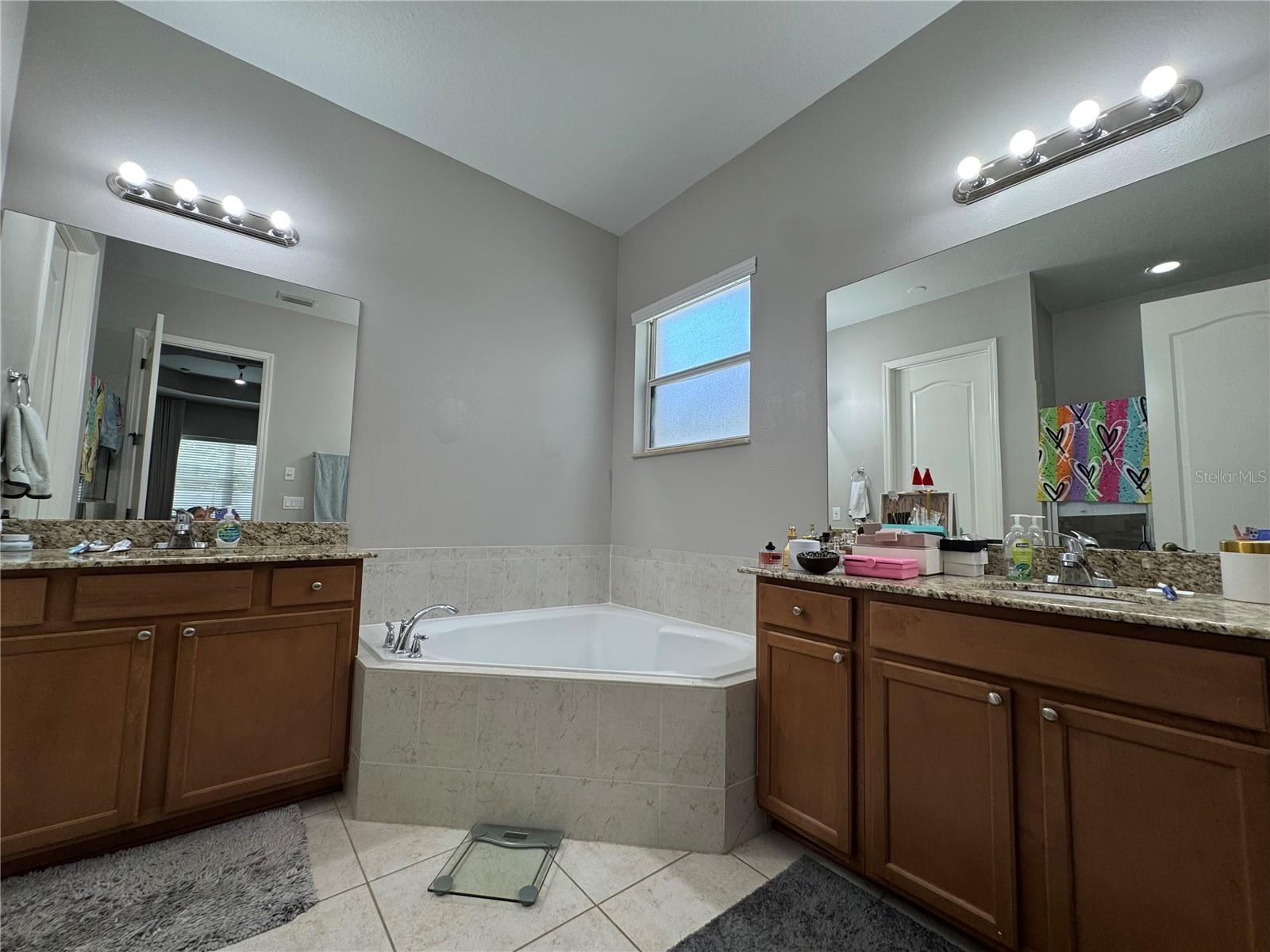 6811 HELMSLEY CIR, WINDERMERE, FL, 34786