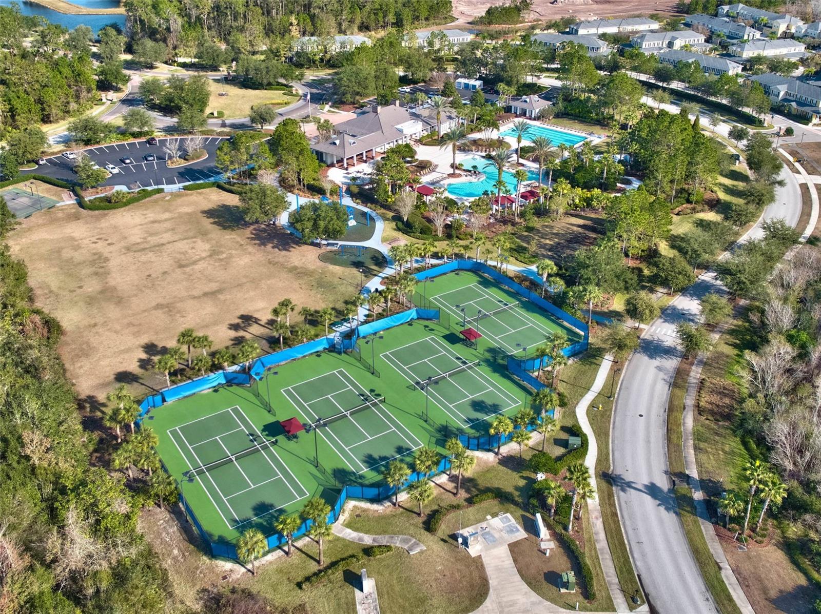 7938 HAMPTON LAKE DR, TAMPA, FL, 33647