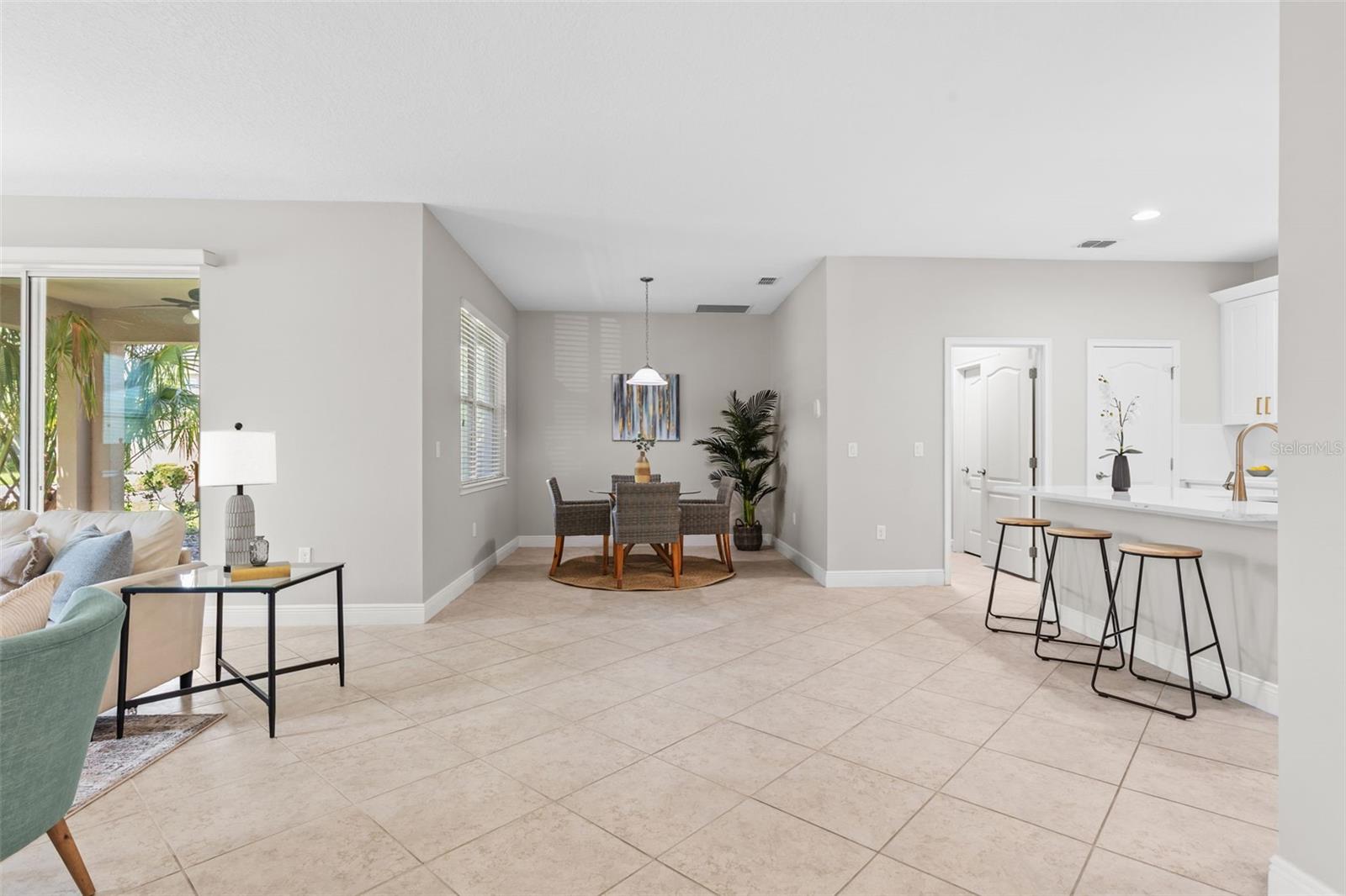 7938 HAMPTON LAKE DR, TAMPA, FL, 33647