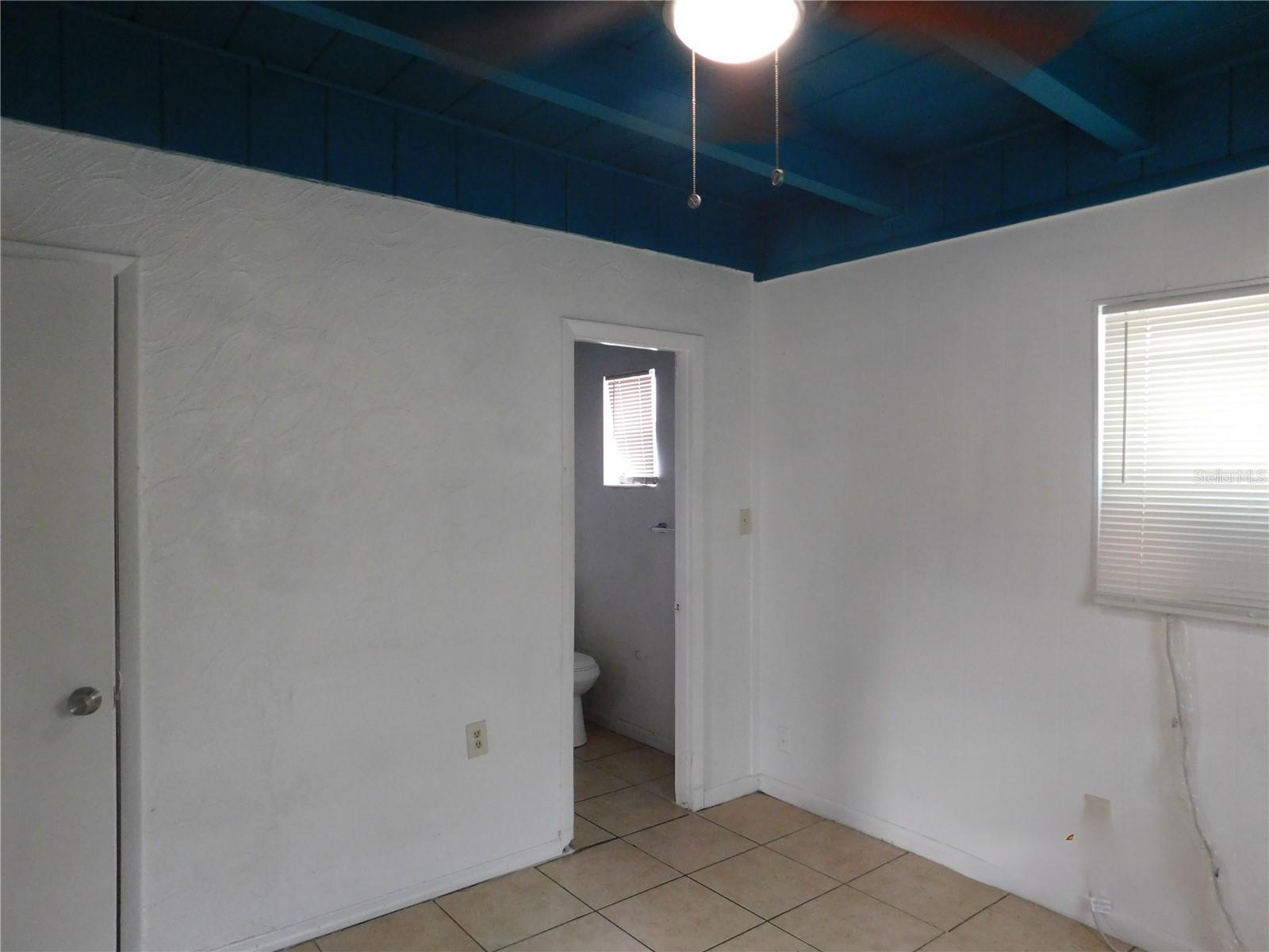 913 E 122ND AVE, TAMPA, FL, 33612