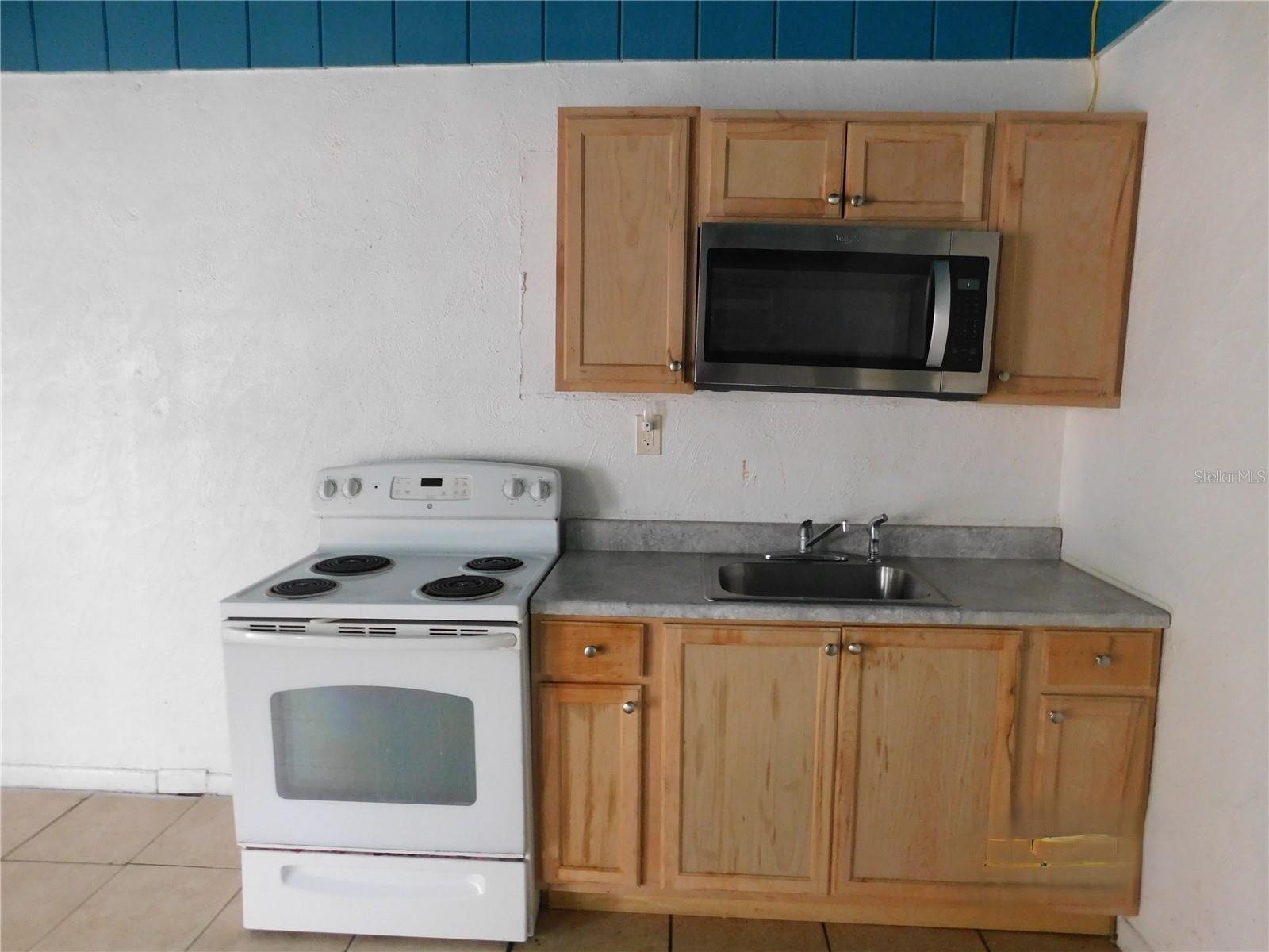 913 E 122ND AVE, TAMPA, FL, 33612