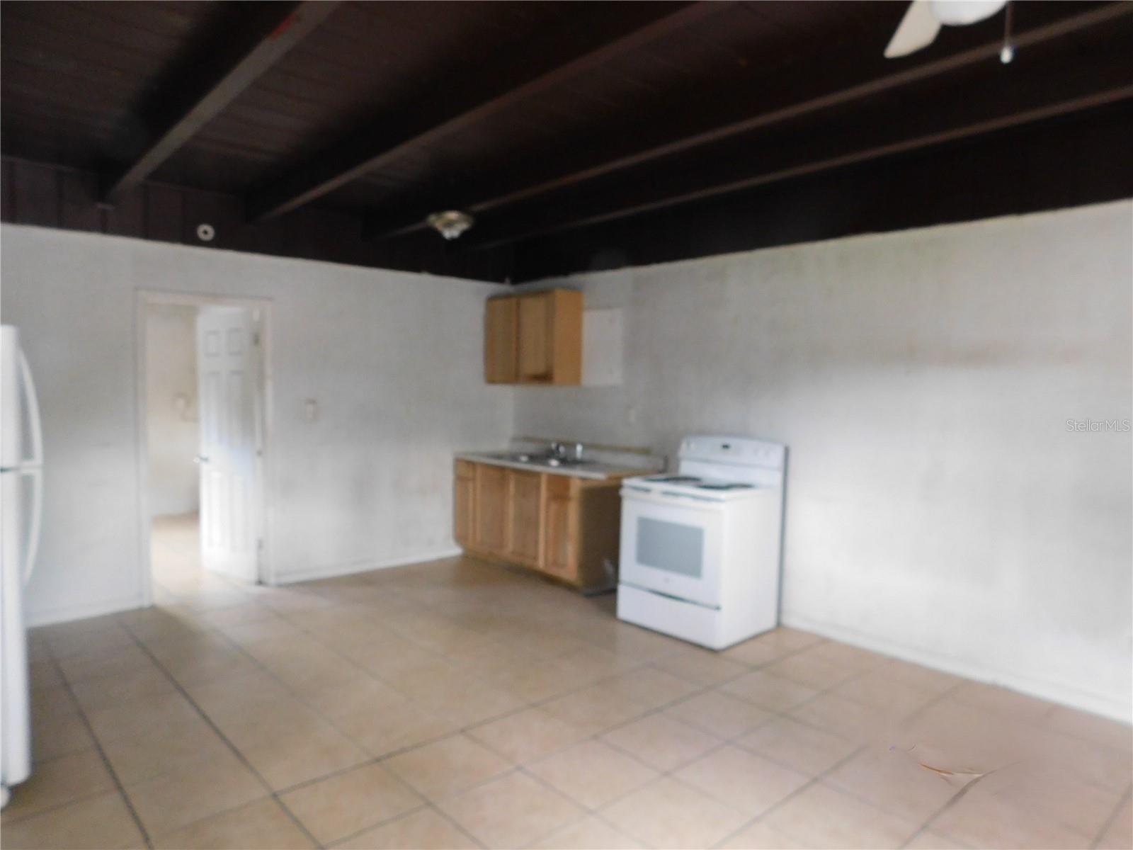 913 E 122ND AVE, TAMPA, FL, 33612