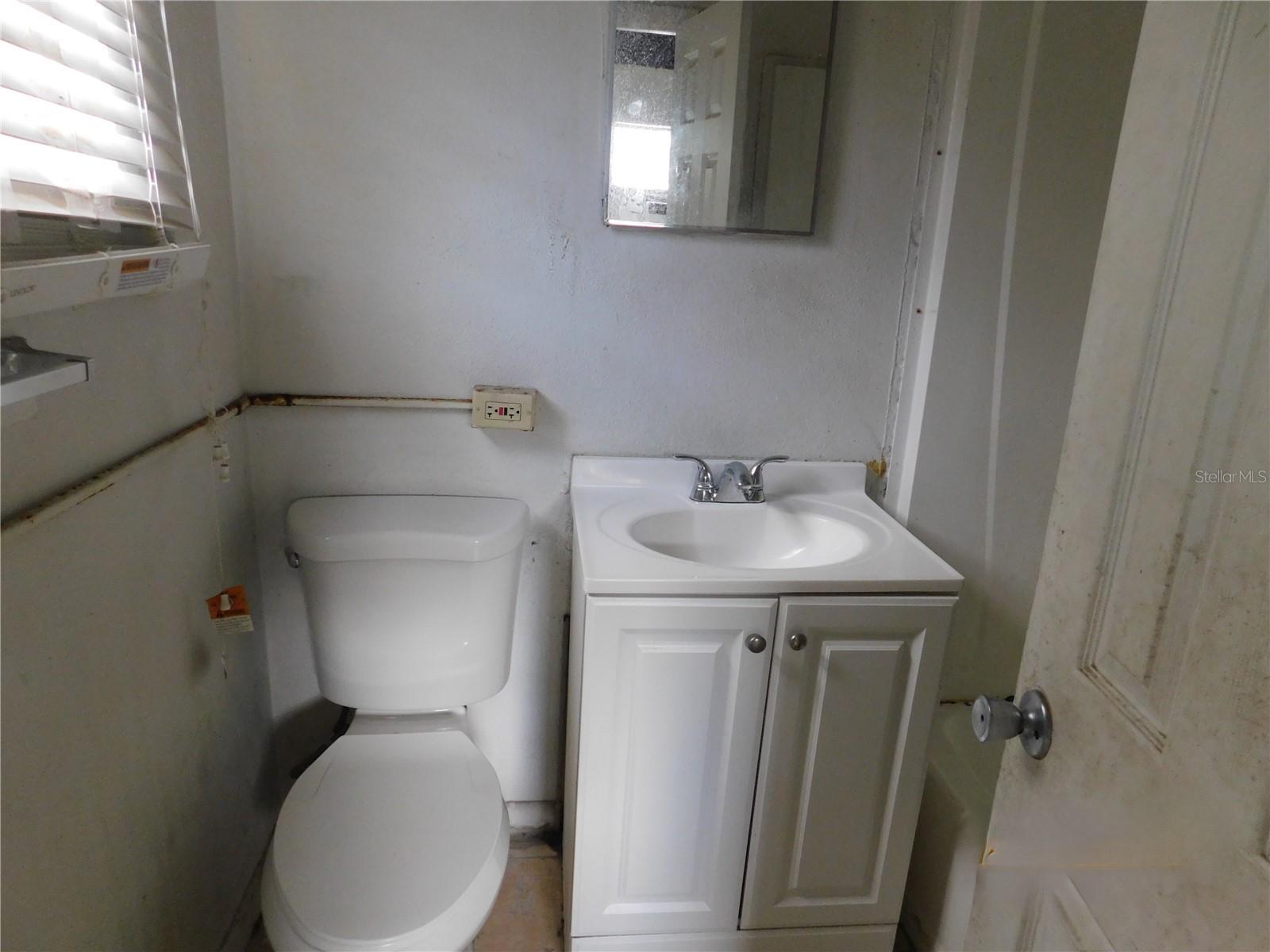 913 E 122ND AVE, TAMPA, FL, 33612