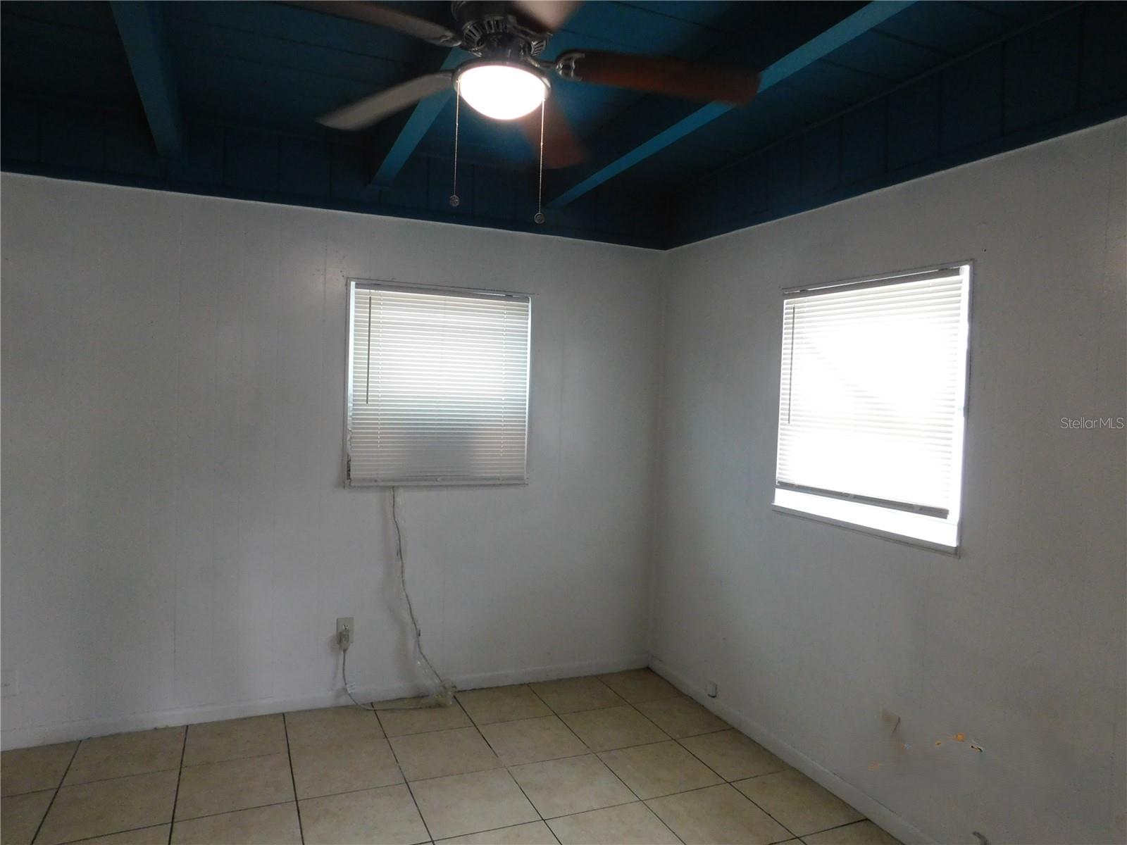 913 E 122ND AVE, TAMPA, FL, 33612