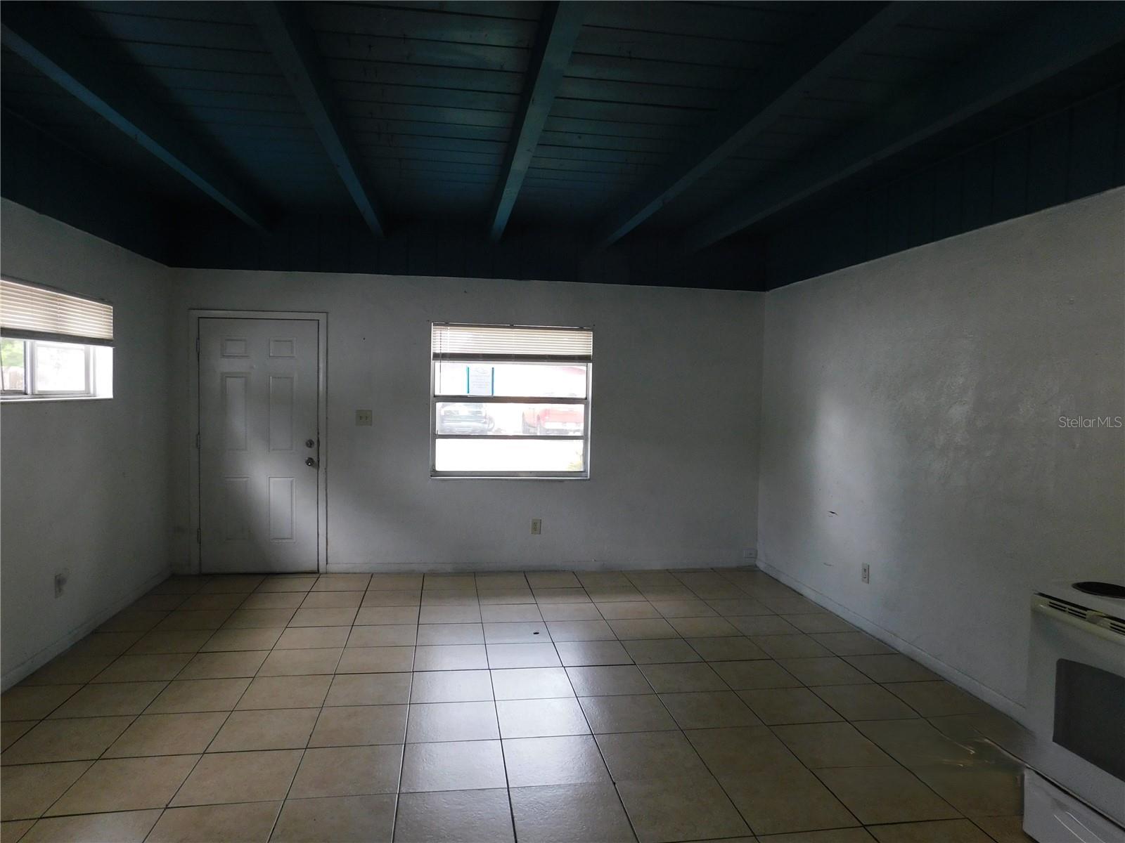 913 E 122ND AVE, TAMPA, FL, 33612
