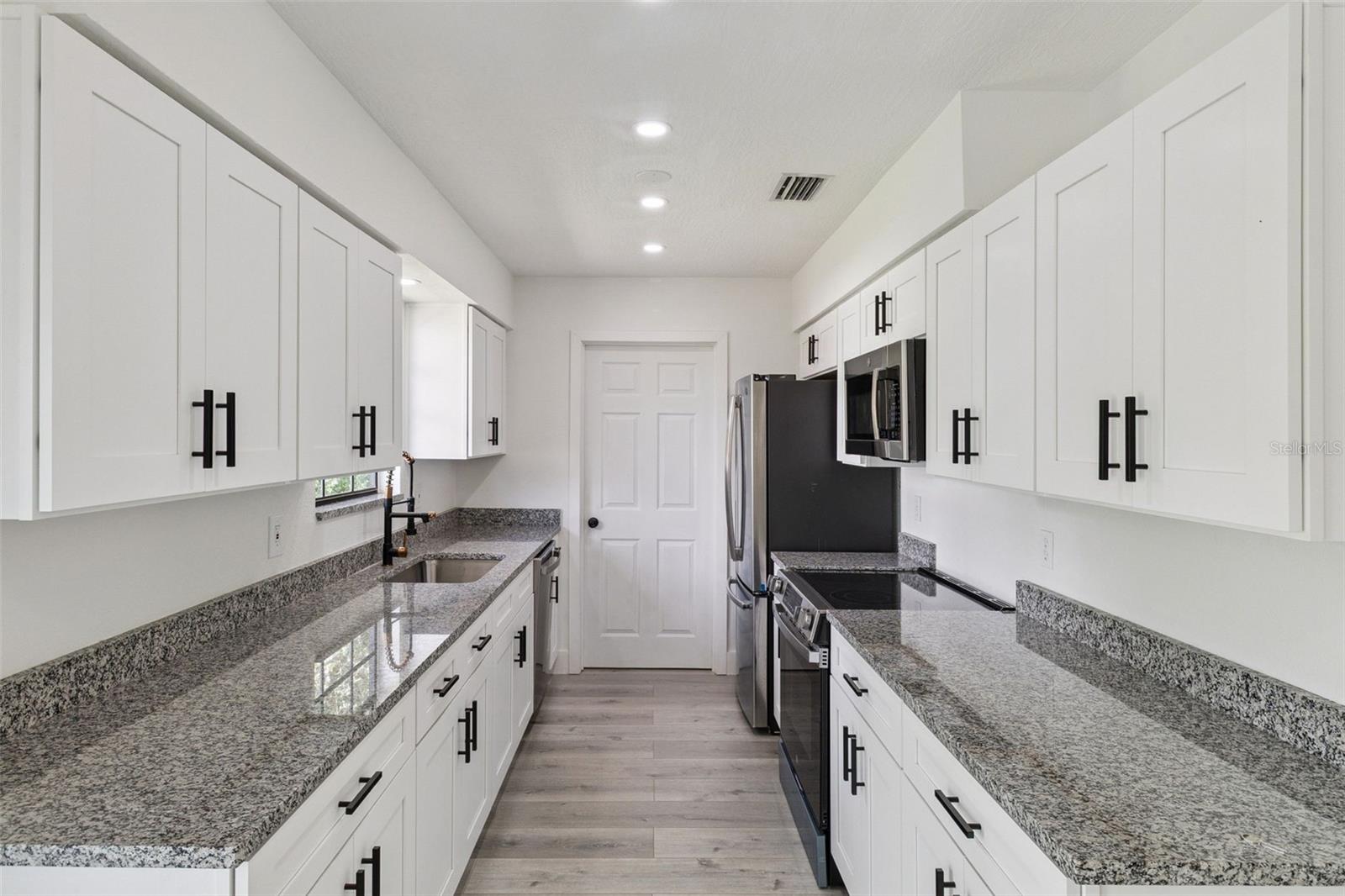 682 DE GROODT RD SW, PALM BAY, FL, 32908