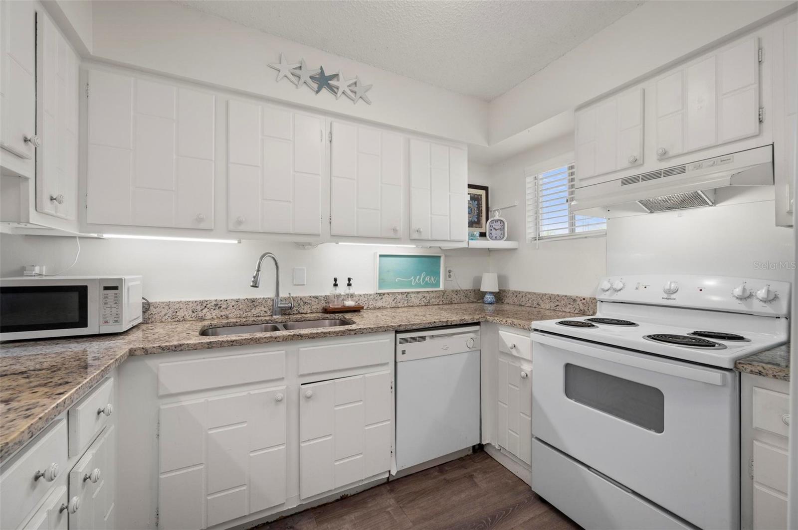 22375 EDGEWATER DR #123, PORT CHARLOTTE, FL, 33980