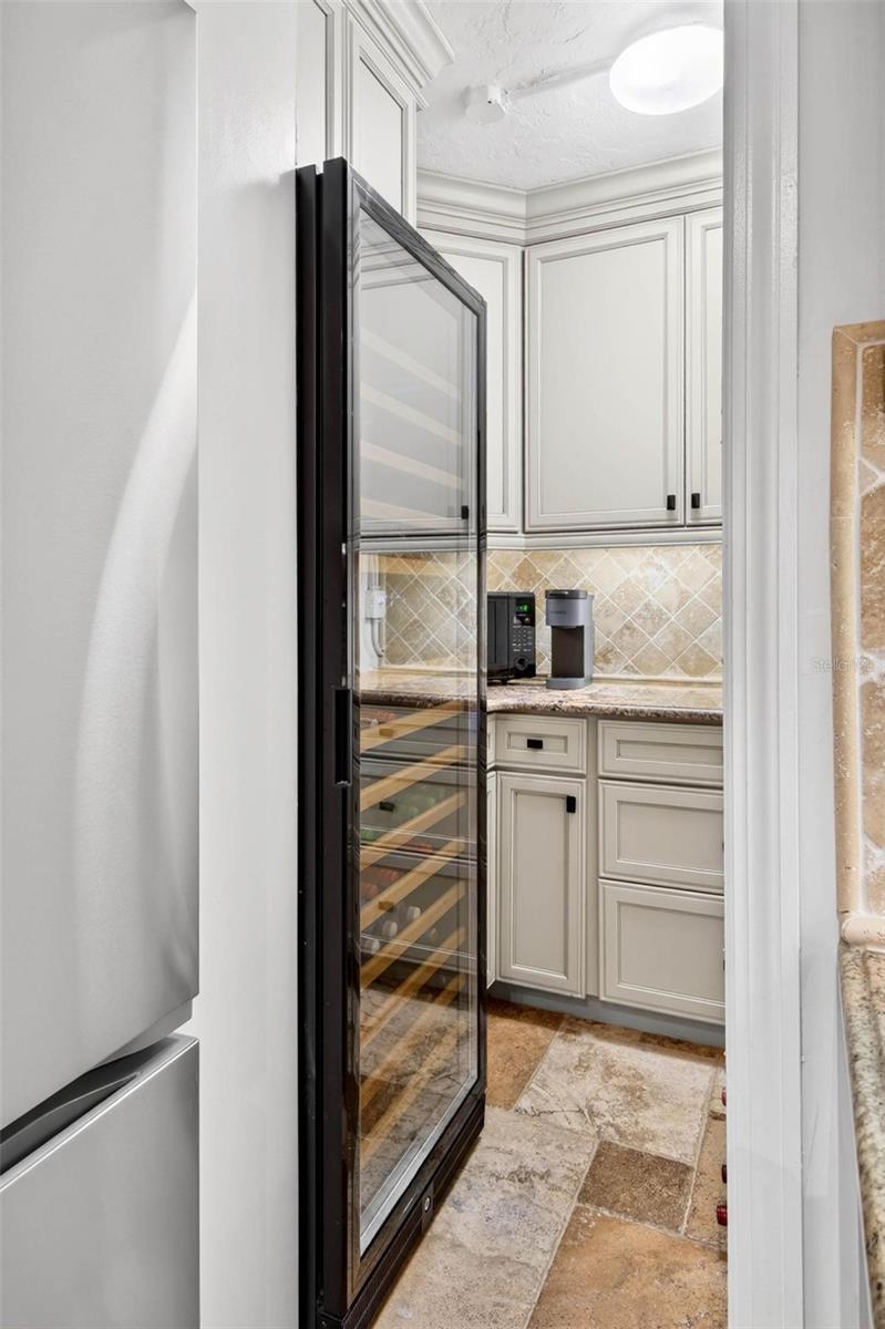 1065 EDEN ISLE BLVD NE #2, ST PETERSBURG, FL, 33704