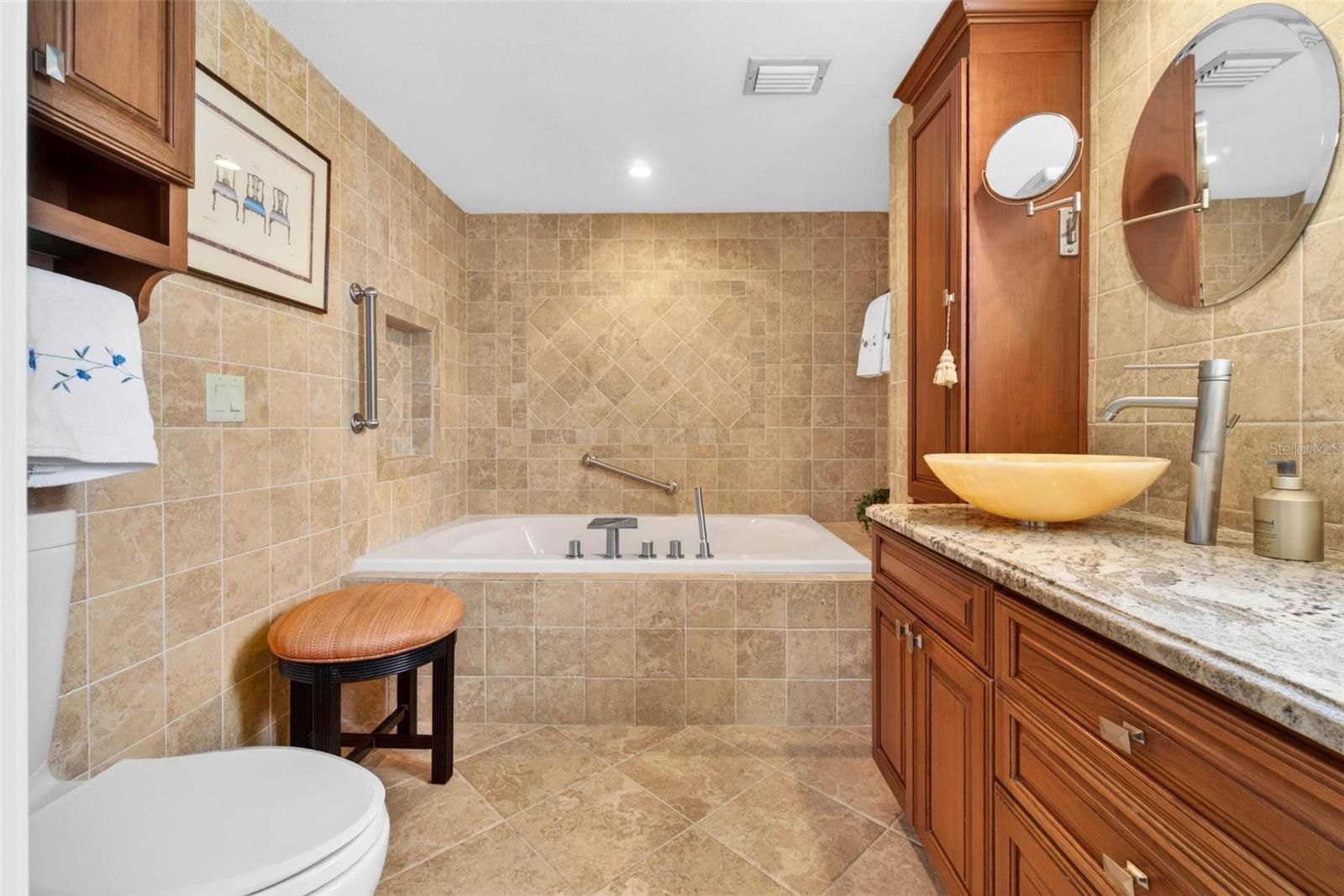 1065 EDEN ISLE BLVD NE #2, ST PETERSBURG, FL, 33704
