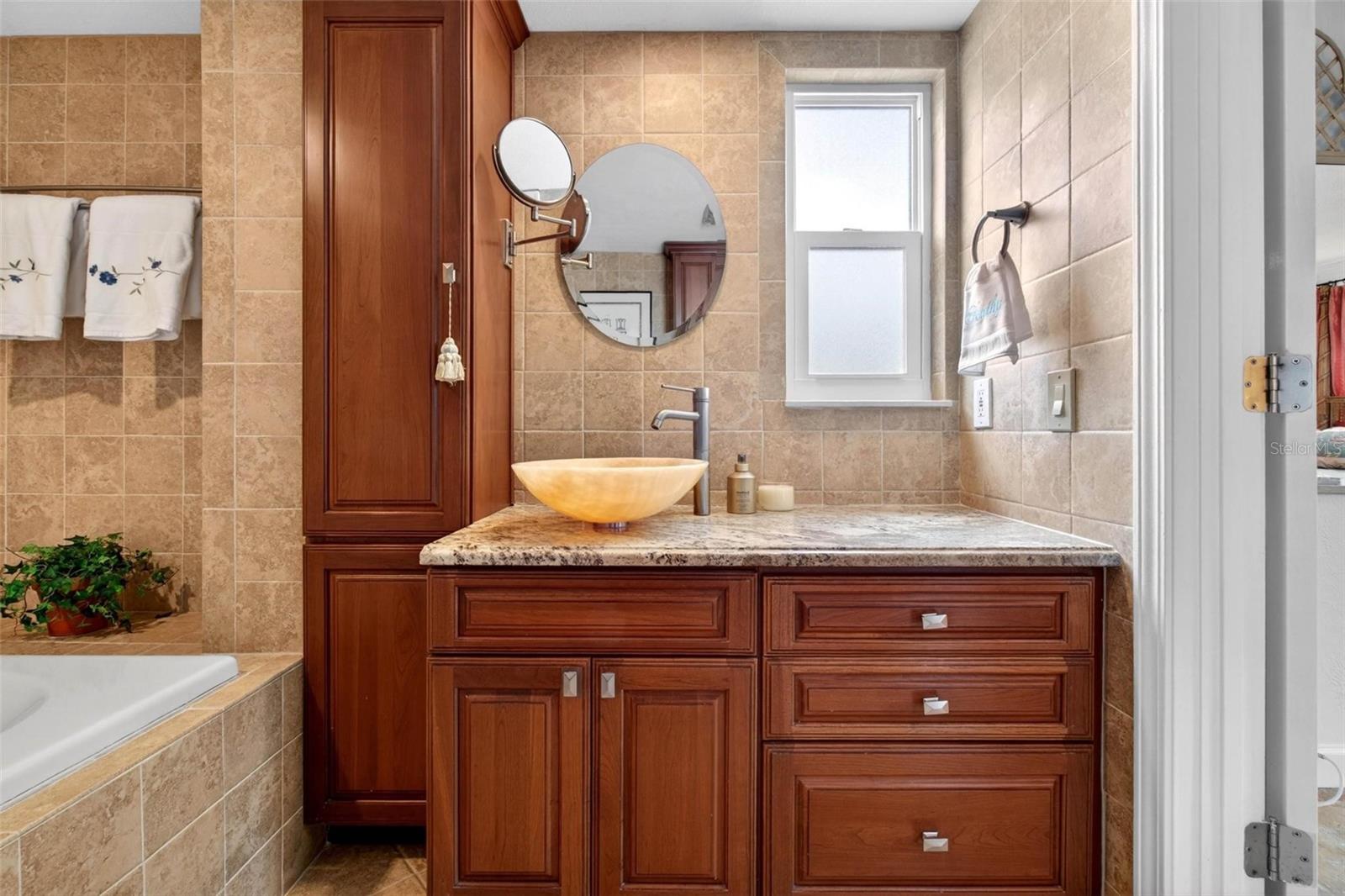 1065 EDEN ISLE BLVD NE #2, ST PETERSBURG, FL, 33704