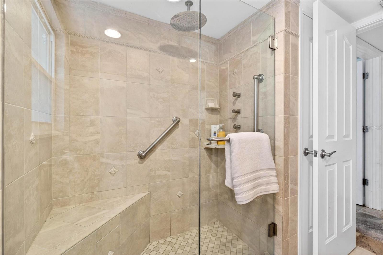 1065 EDEN ISLE BLVD NE #2, ST PETERSBURG, FL, 33704