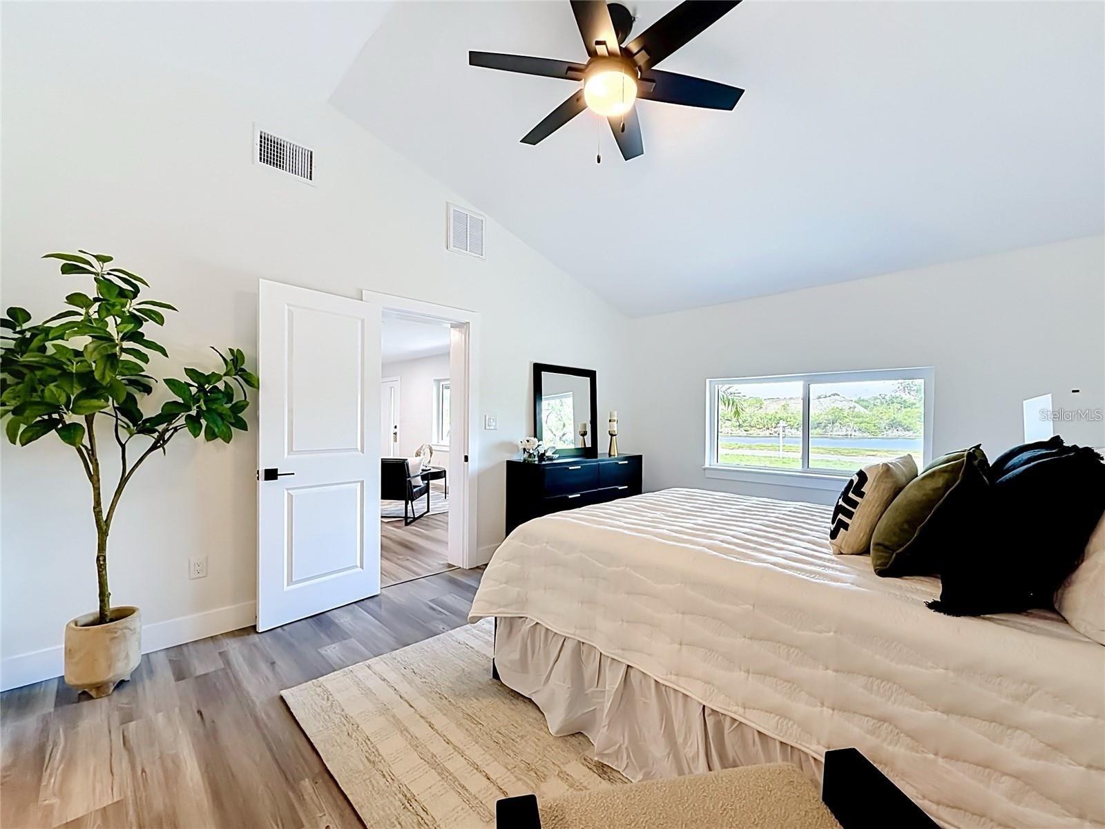 2335 MURILLA WAY S, ST PETERSBURG, FL, 33712