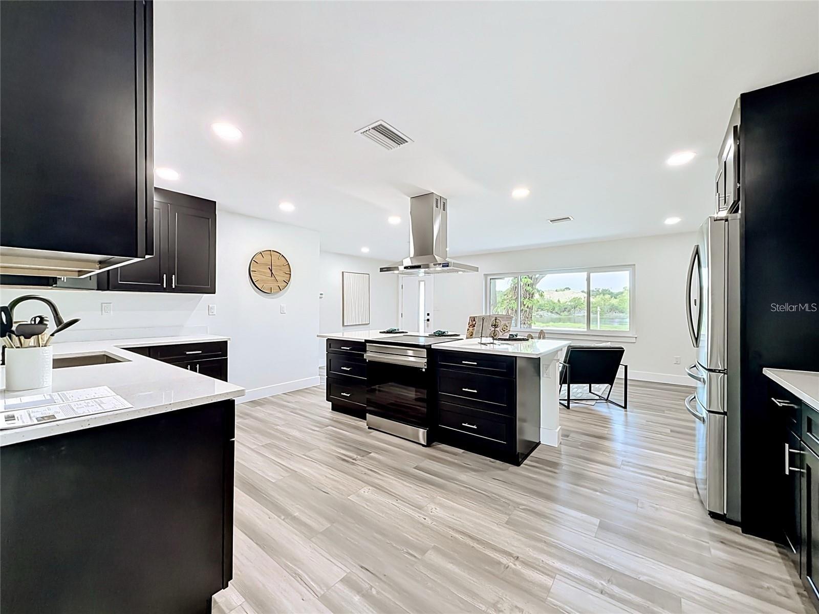 2335 MURILLA WAY S, ST PETERSBURG, FL, 33712