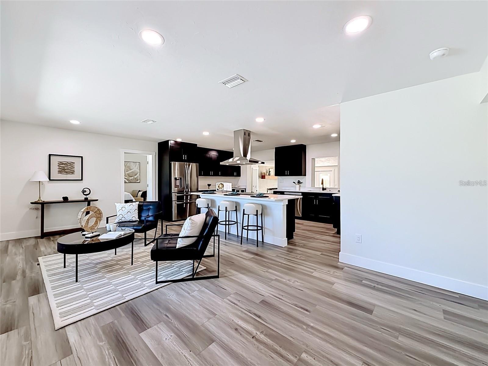 2335 MURILLA WAY S, ST PETERSBURG, FL, 33712