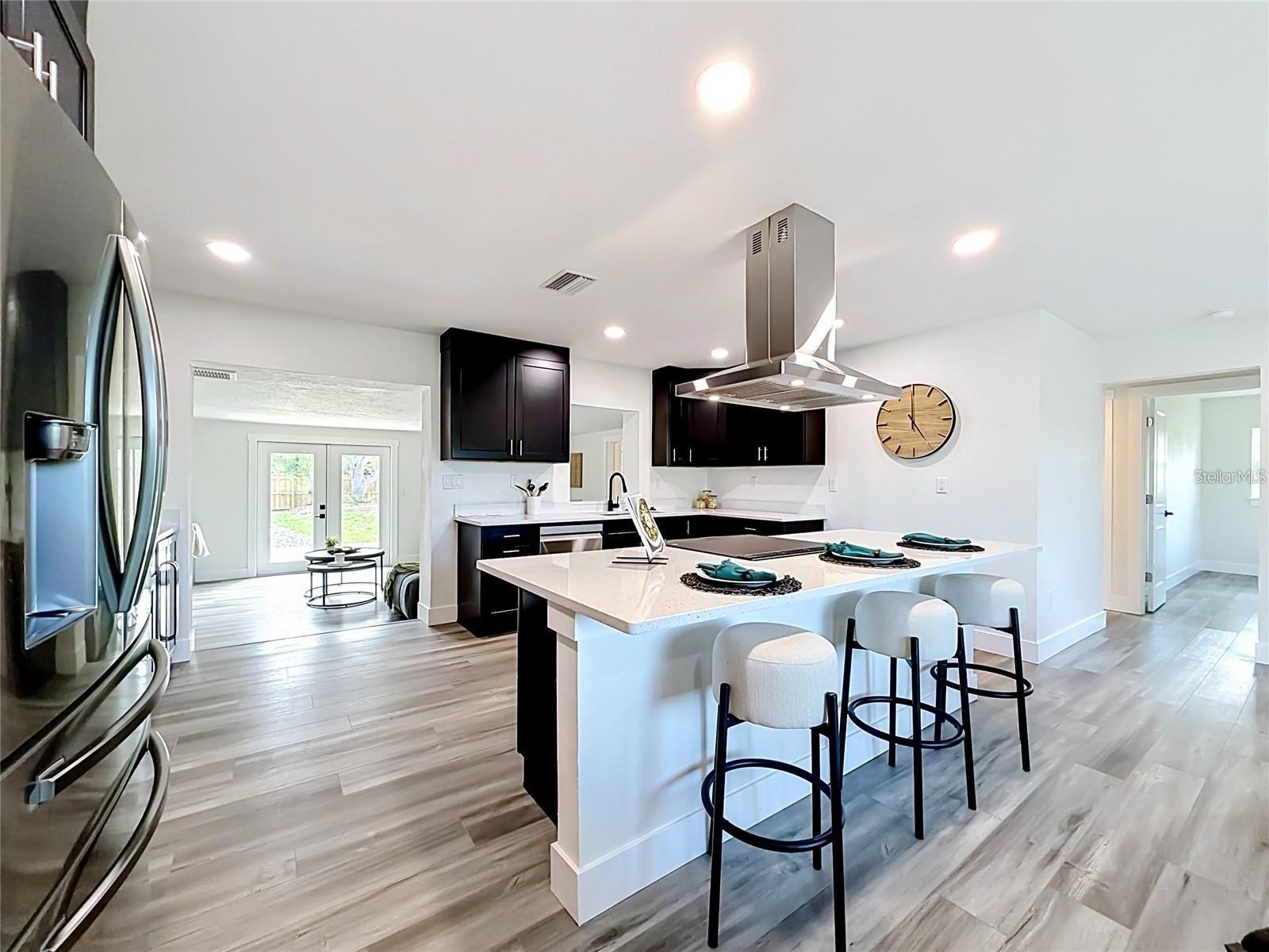 2335 MURILLA WAY S, ST PETERSBURG, FL, 33712