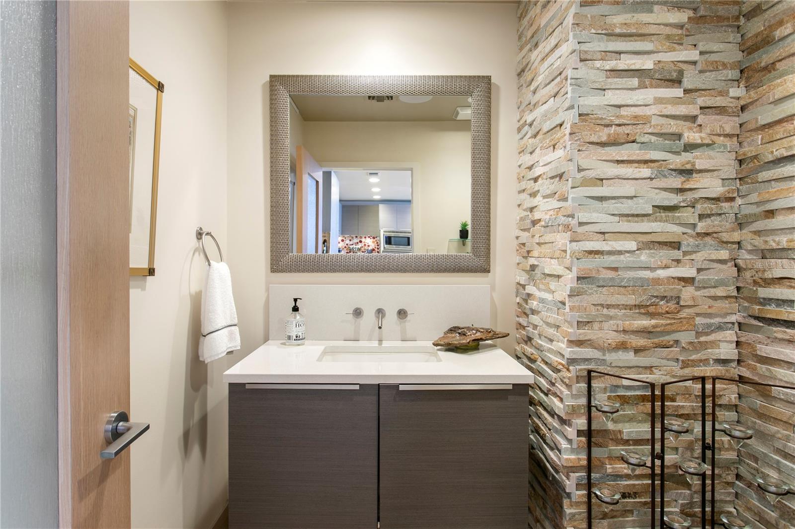 175 1ST ST S #1101, ST PETERSBURG, FL, 33701