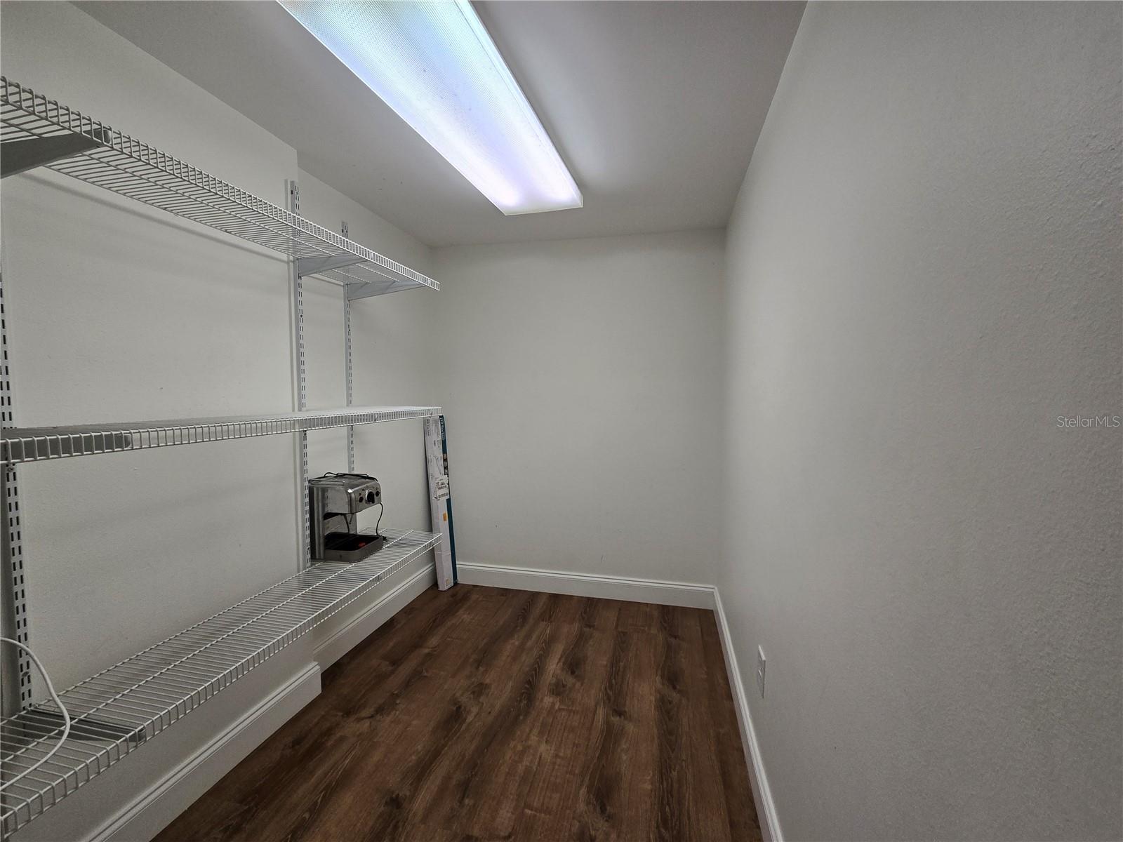 300 CYPRESS CREEK CIR, OLDSMAR, FL, 34677