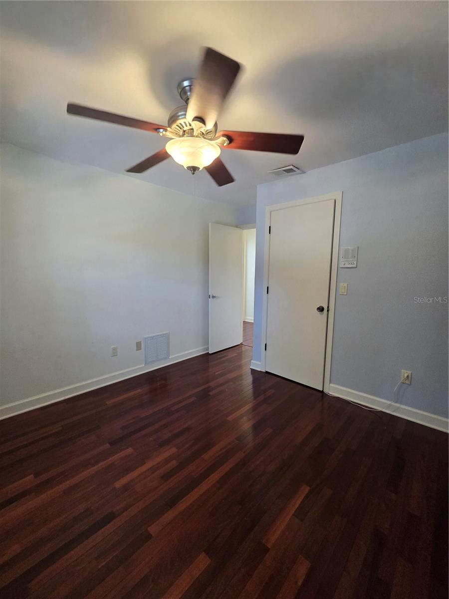 300 CYPRESS CREEK CIR, OLDSMAR, FL, 34677
