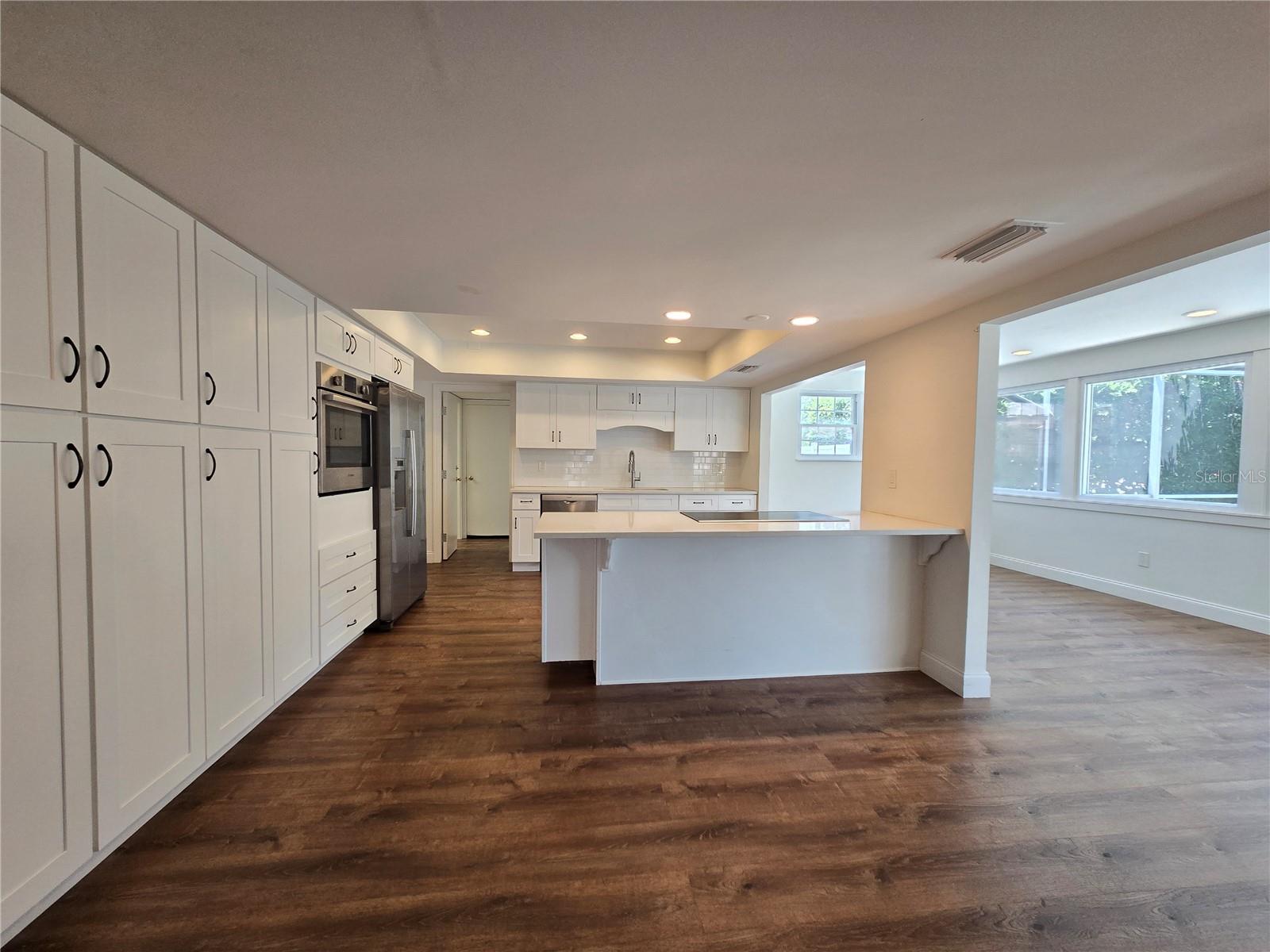 300 CYPRESS CREEK CIR, OLDSMAR, FL, 34677