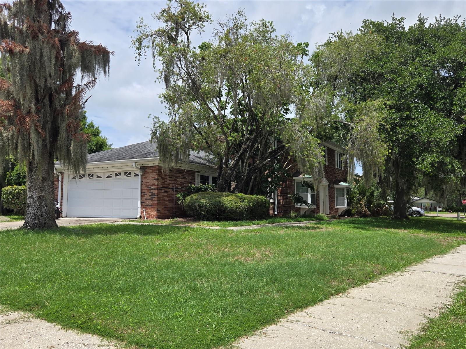 300 CYPRESS CREEK CIR, OLDSMAR, FL, 34677