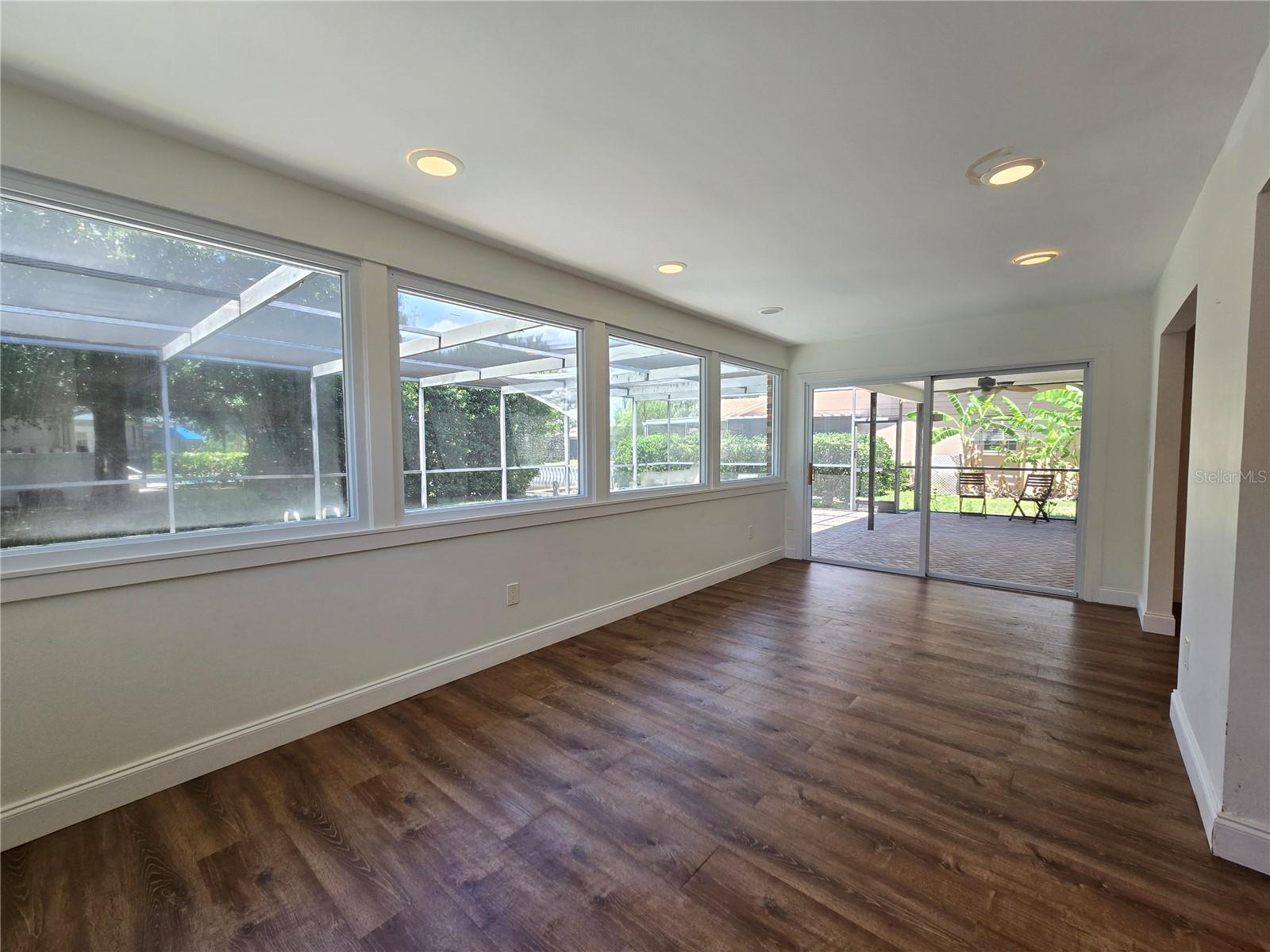 300 CYPRESS CREEK CIR, OLDSMAR, FL, 34677