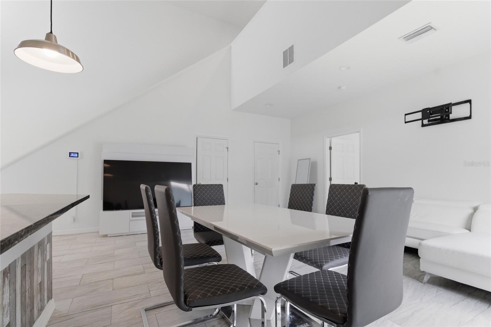 3702 WIGGINS LEAF ST, TAMPA, FL, 33619