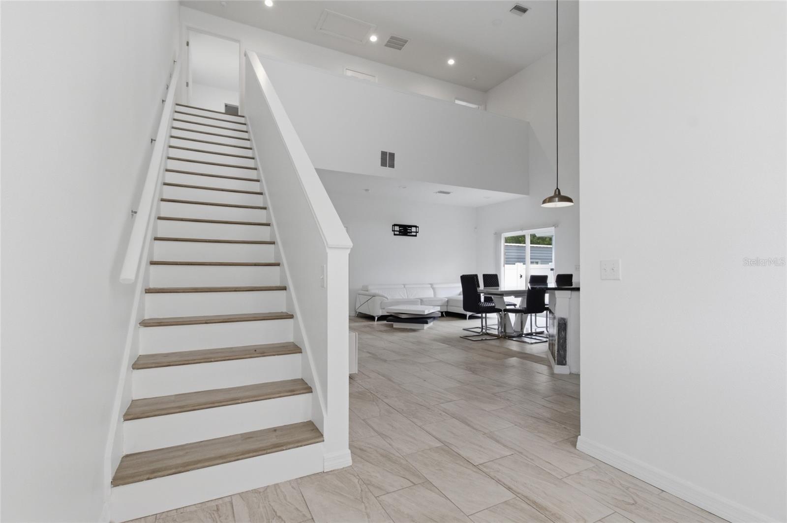 3702 WIGGINS LEAF ST, TAMPA, FL, 33619