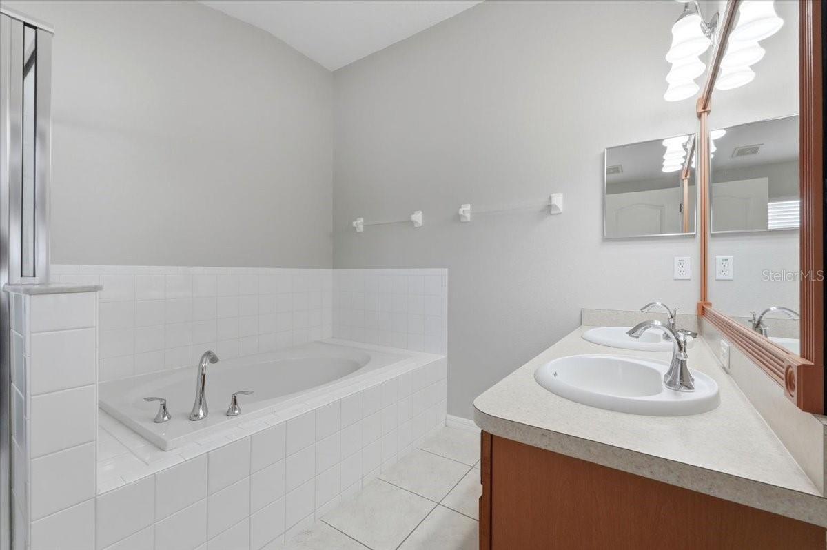 4661 HICKORY STREAM LN, MULBERRY, FL, 33860